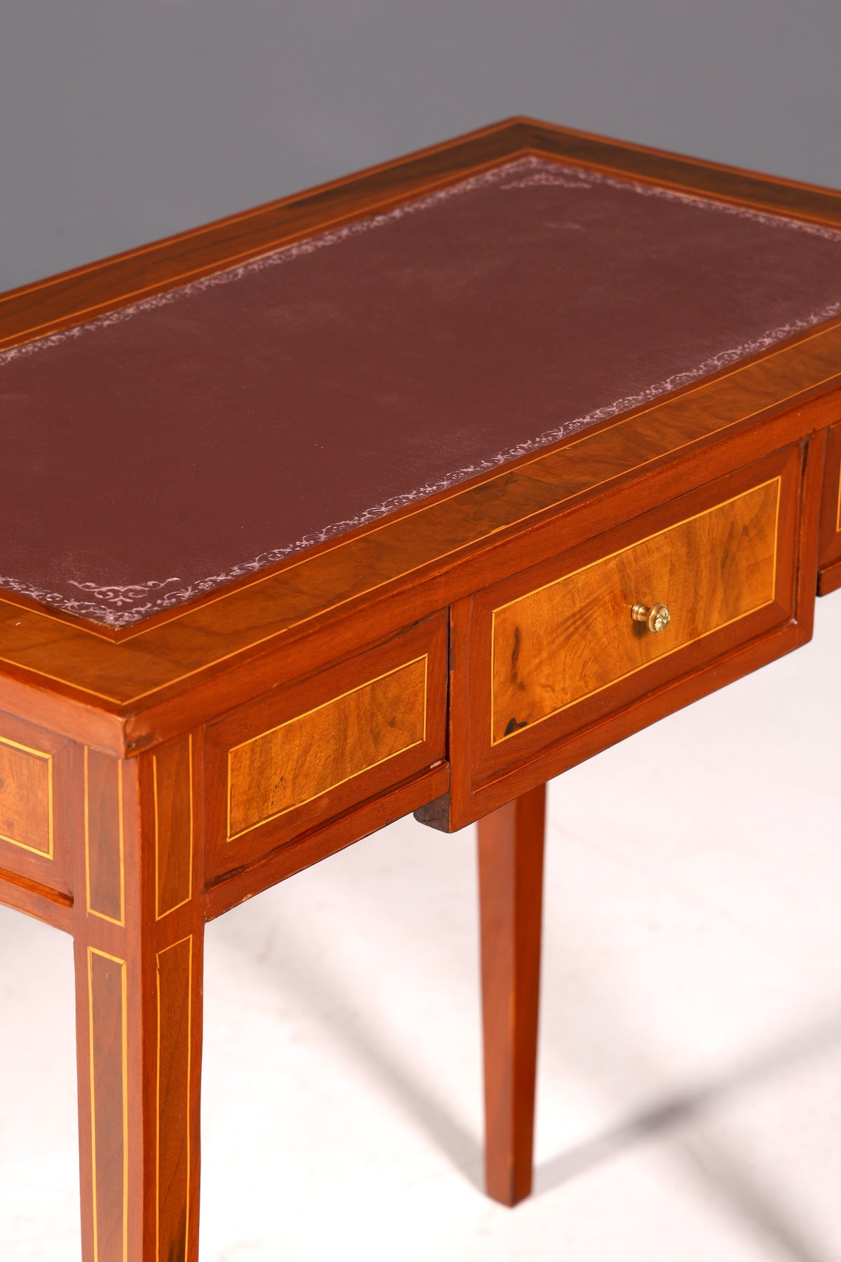 Wunderschöner filigraner Schreibtisch French Desk Antik Stil echt Holz Bürotisch Office Table