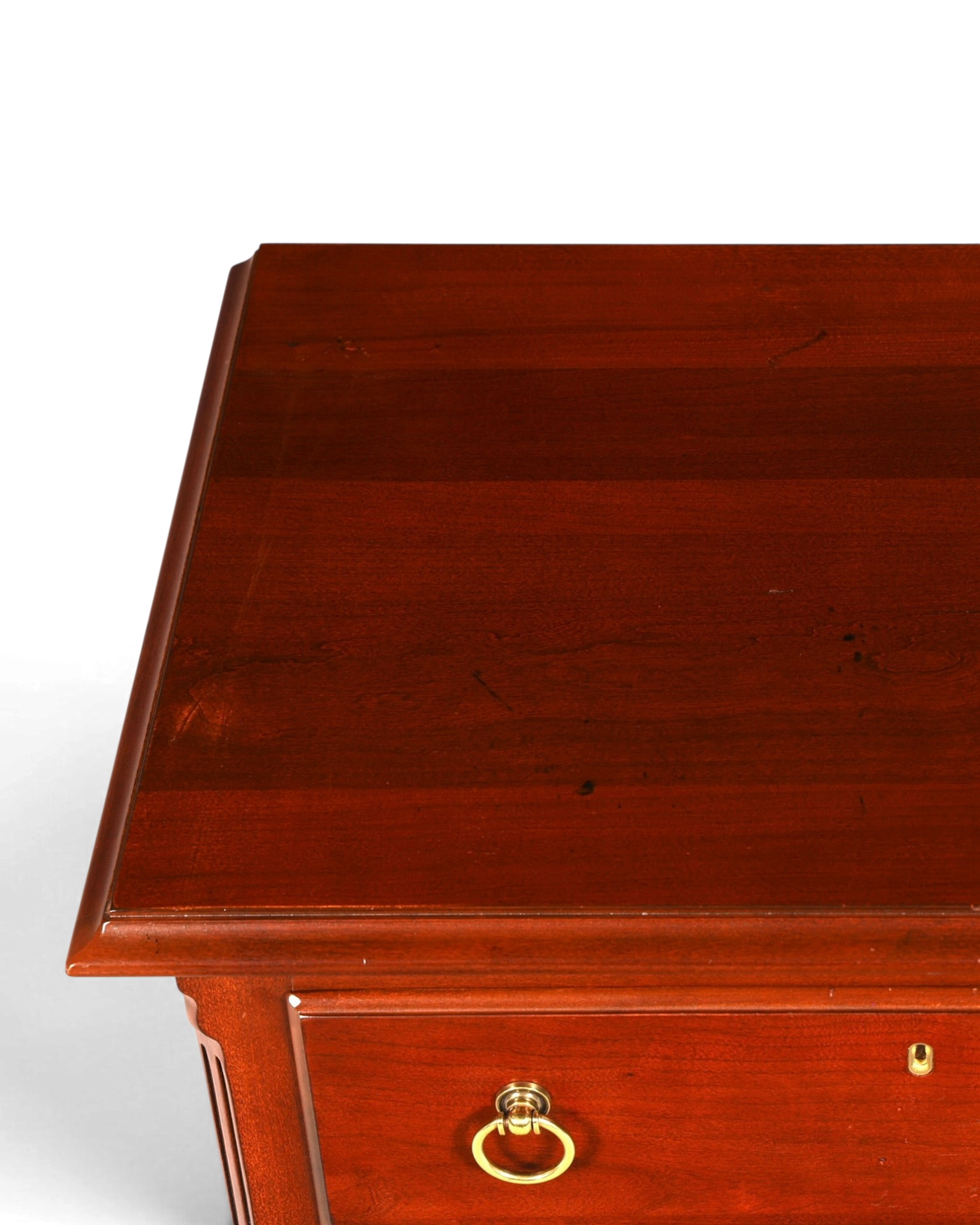 Hauptstadt Möblerei Drexel Heritage Kommode aus massivem dunklem Holz im klassischen amerikanischen Antik-Stil