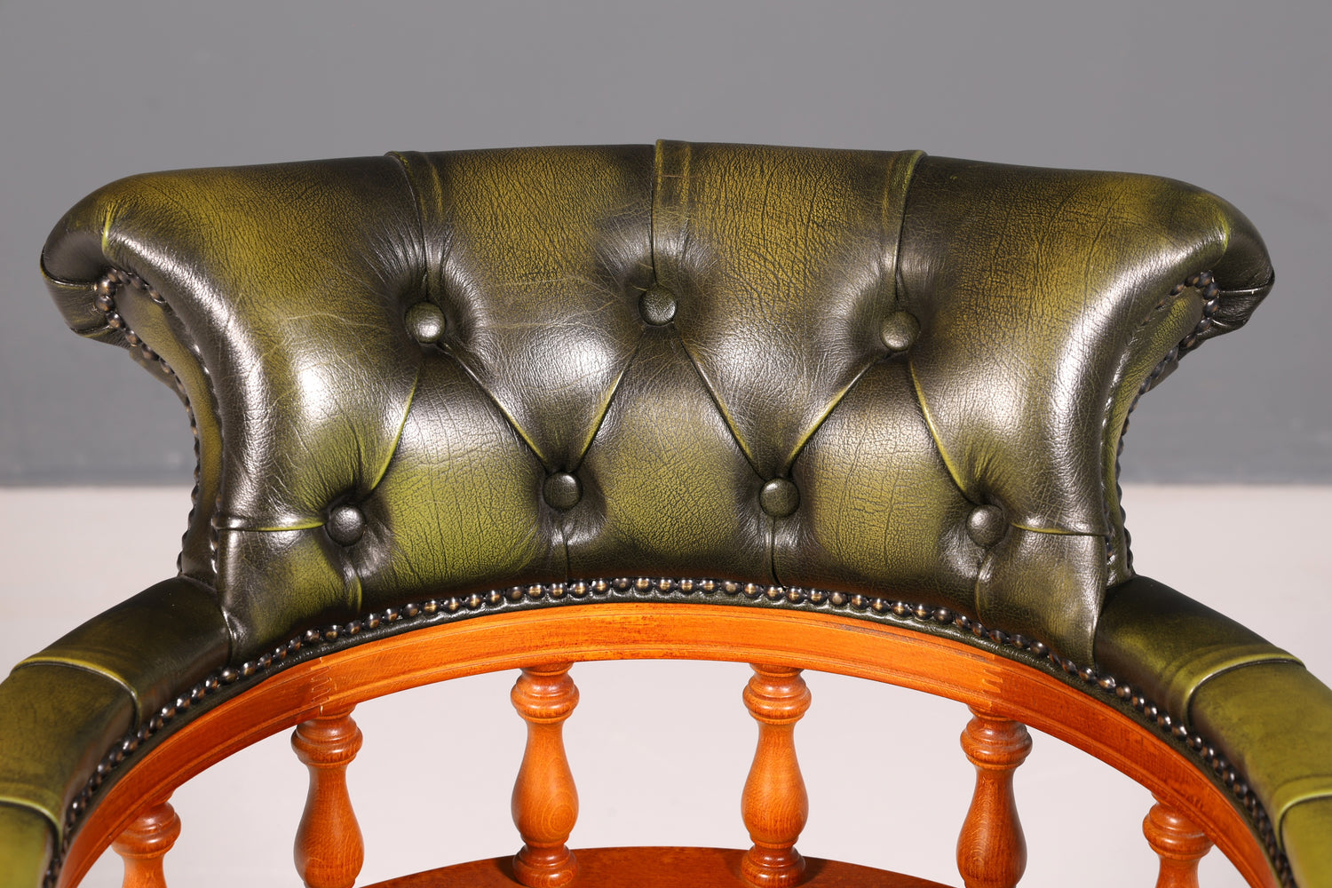 Original Chesterfield Centurion Captain Chair Englisch Grün Echt Leder Sessel Armlehnsessel