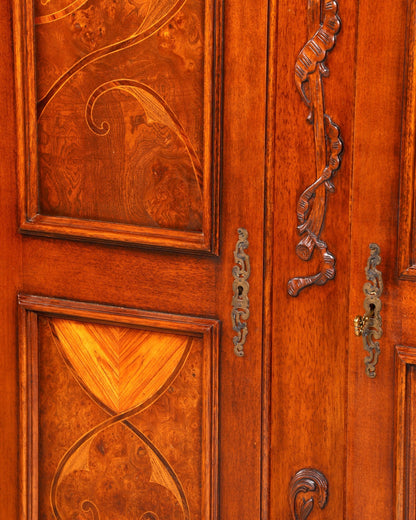 Magnifique armoire de style baroque, armoire-penderie baroque avec marqueterie en bois massif, armoire de vestibule