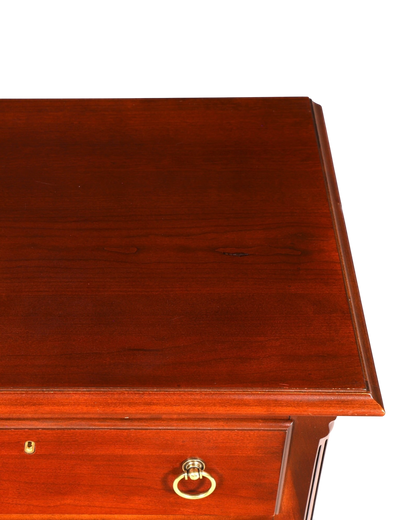 Hauptstadt Möblerei Drexel Heritage Kommode aus massivem dunklem Echtholz im klassischen amerikanischen Antik-Stil