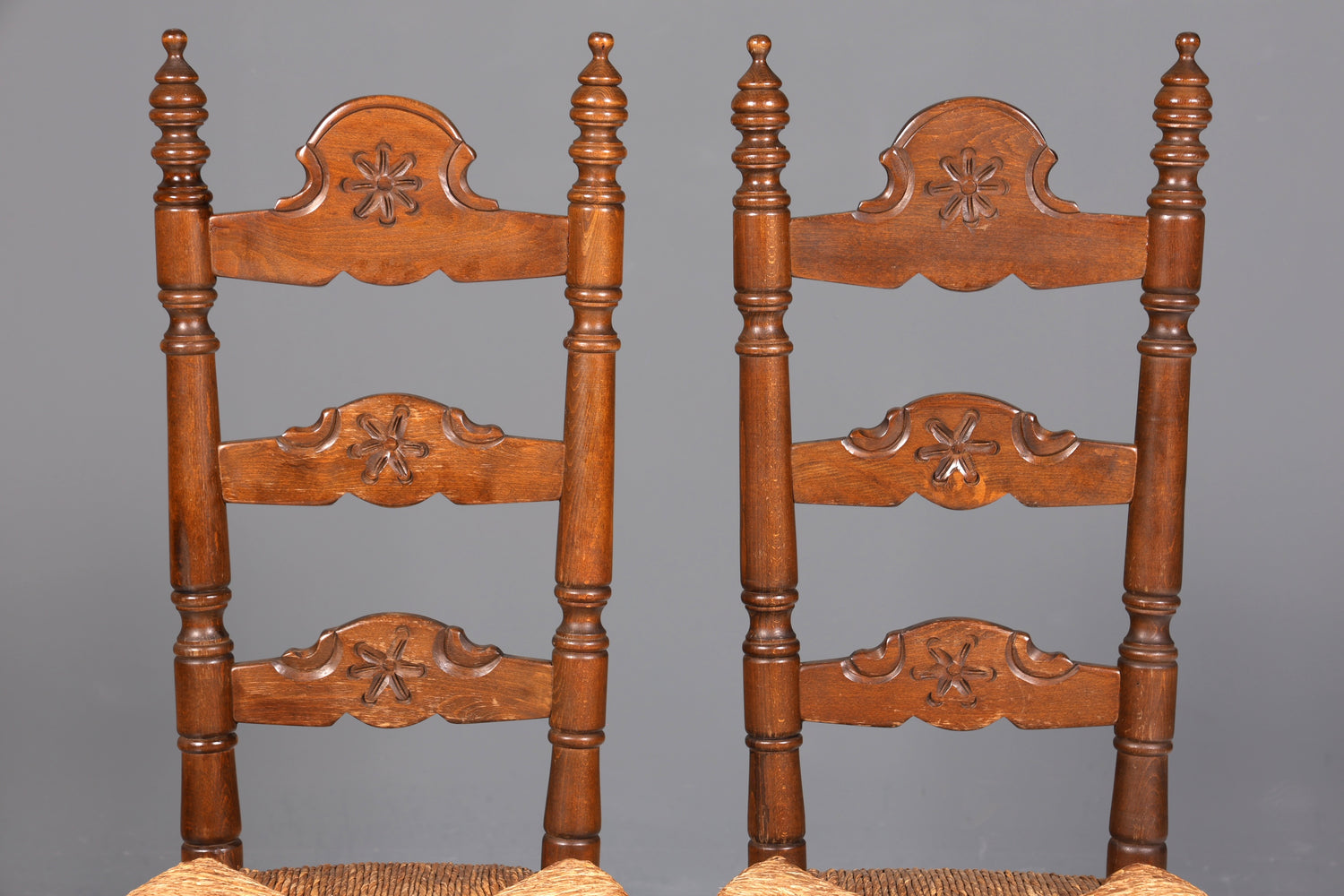 Ensemble de 2 magnifiques chaises espagnoles en rotin rustique, chaises de cuisine