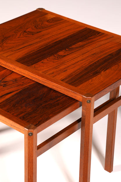Ensemble de tables d’appoint Filigranes Mid-Century, 2 pièces : table basse, table de rangement et tables gigognes vintage