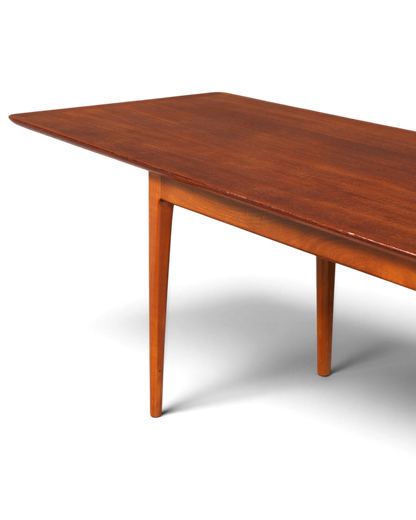 Hauptstadt Möblerei Mid-Century Couchtisch aus Holz im Vintage-Design der 70er Jahre mit eleganten konischen Beinen