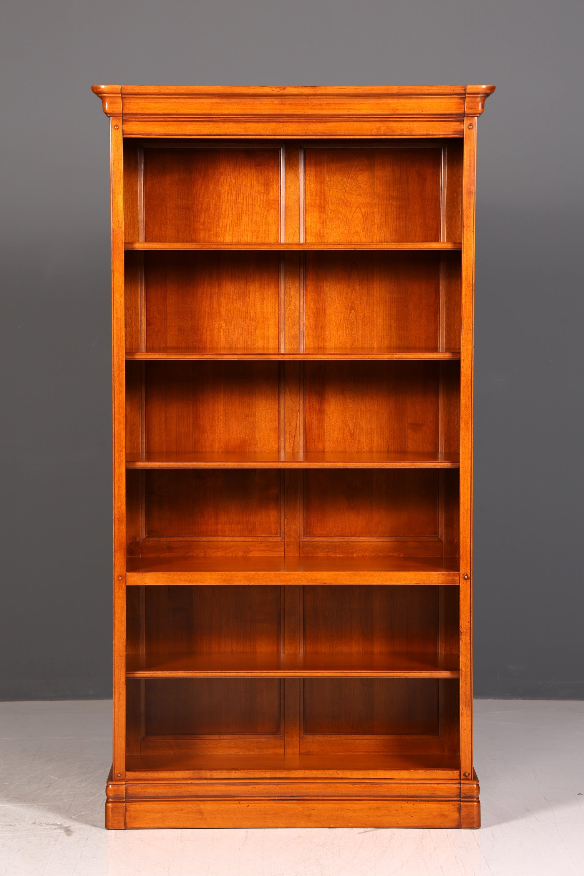 Wunderschönes Bücherregal der Marke Selva Regal Bookshelf Buchablage Massivholz Antik Vintage