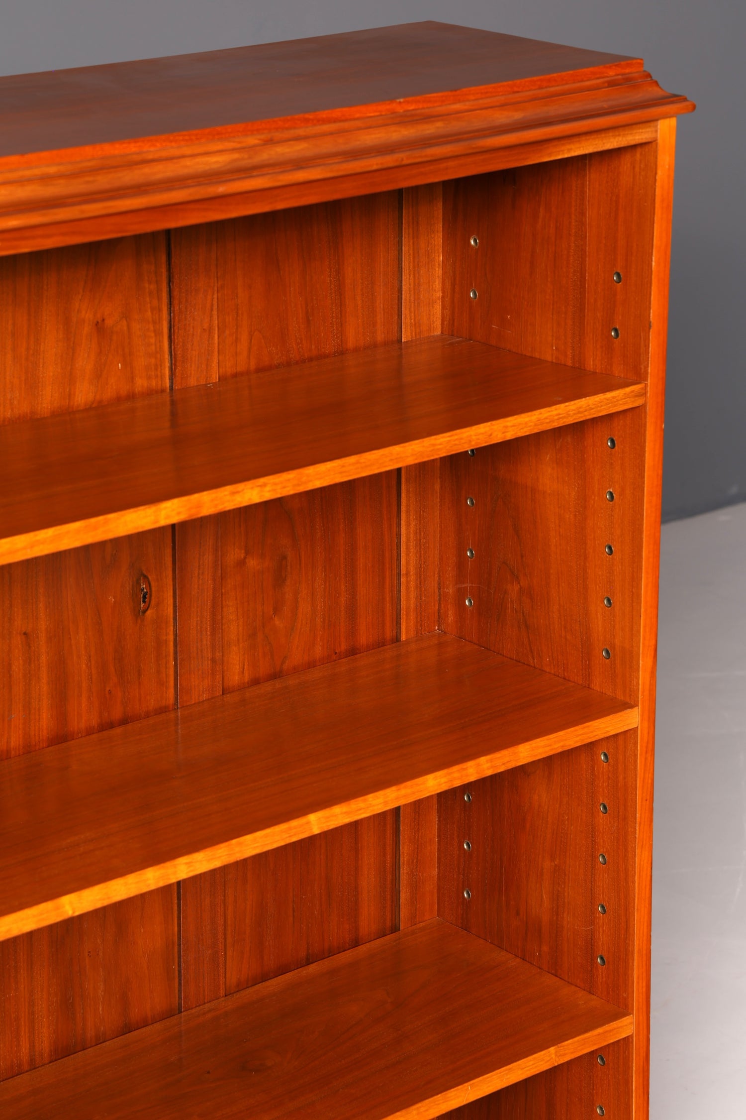 G030 Finish cm Wunderschönes Englisches Bücherregal Eibe Antik Regal Bookshelf Buchablage 60s