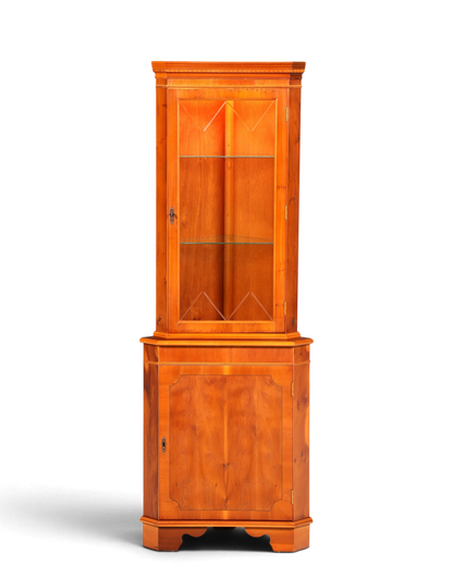 Hauptstadt Möblerei englische Eckvitrine aus Eibe mit Glas-Sprossentür, Innenbeleuchtung und Unterschrank