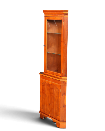 Hauptstadt Möblerei englische Eckvitrine aus Eibenholz mit Glas-Sprossentür, Innenbeleuchtung und Unterschrank