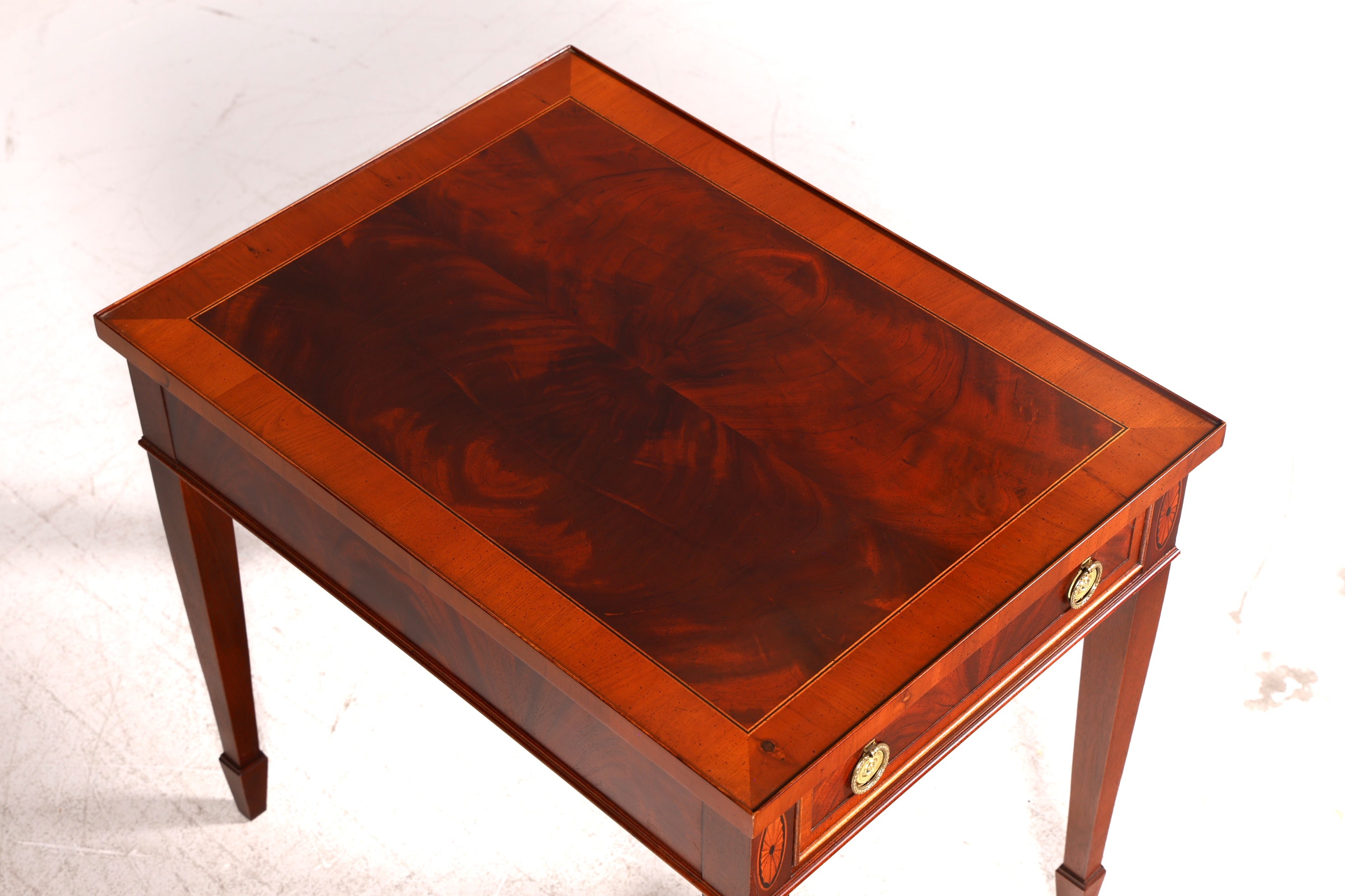 Edler Beistelltisch der Marke Hekman Mahagoni 60s Side Table Ablagetisch Vintage