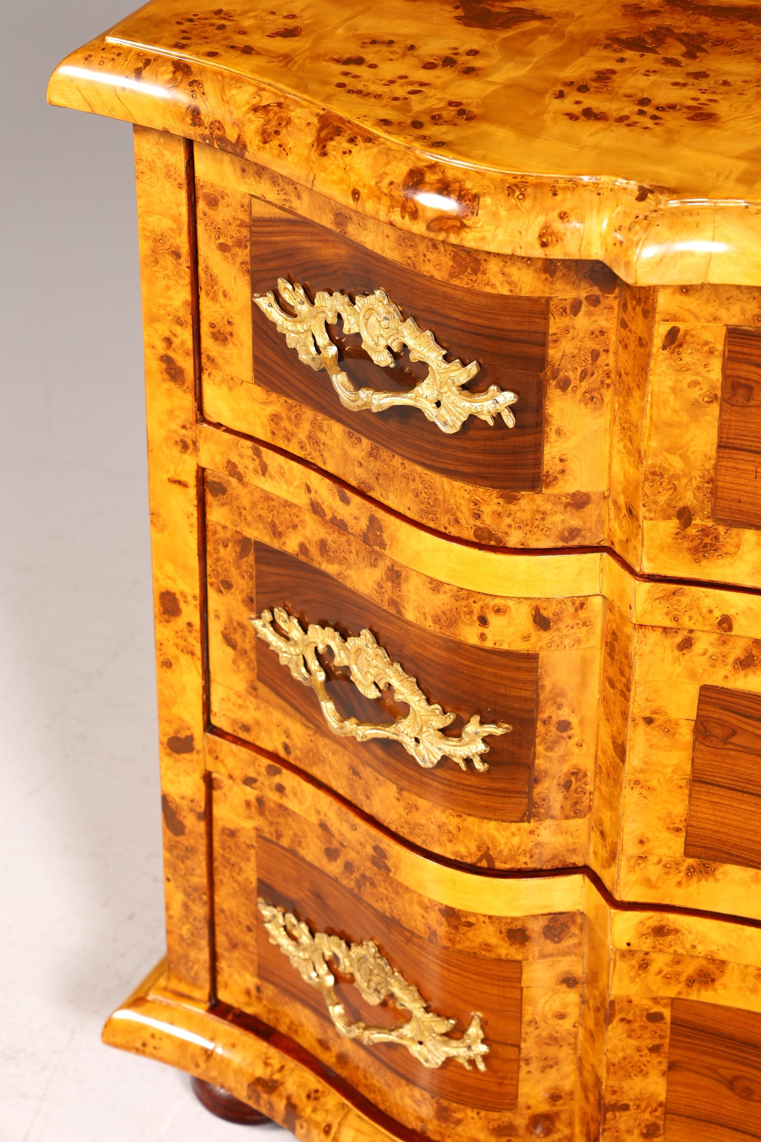 Buffet de style baroque royal, commode de style Louis XVI, commode de style ancien