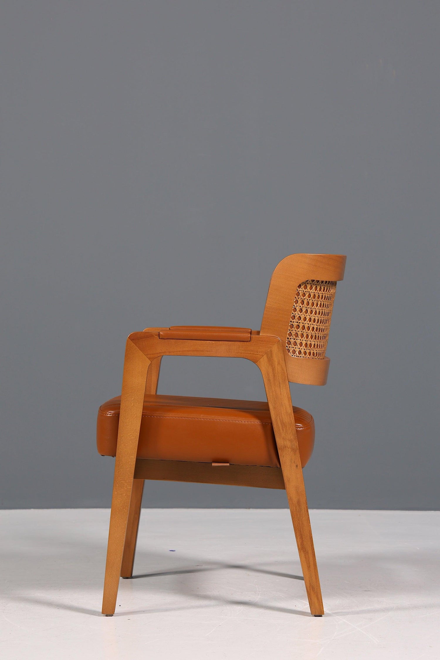 Edler Armlehnstuhl "LIMA" Cognac Esszimmerstuhl mit Korbgeflecht Polsterstuhl Armlehnstuhl Sekretär Stuhl