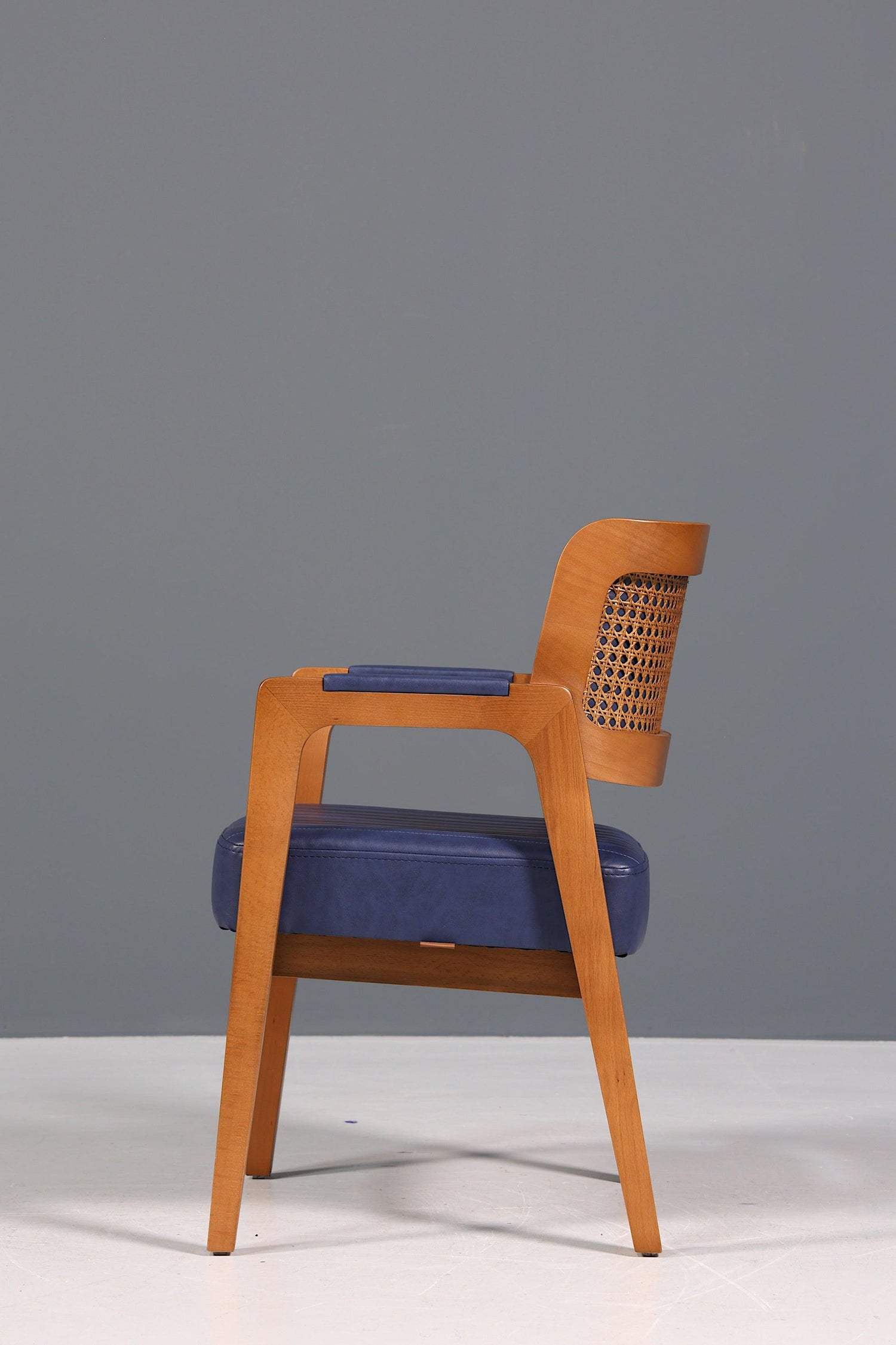 Edler Armlehnstuhl "Lima" Esszimmerstuhl mit Korbgeflecht in blau Polsterstuhl Armlehnstuhl Sekretär Stuhl