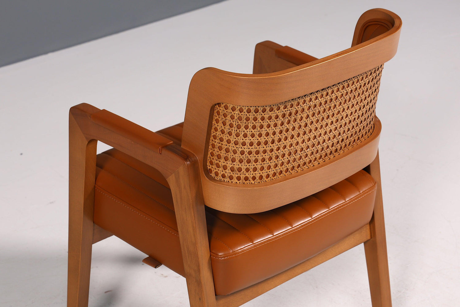 Edler Armlehnstuhl "LIMA" Cognac Esszimmerstuhl mit Korbgeflecht Polsterstuhl Armlehnstuhl Sekretär Stuhl