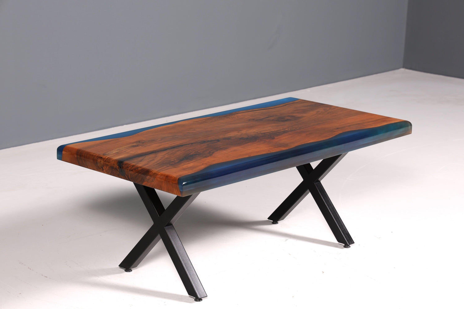 Einzigartiger Epoxidharz Couchtisch Nussbaum River Coffee Table Blau Wohnzimmer Tisch