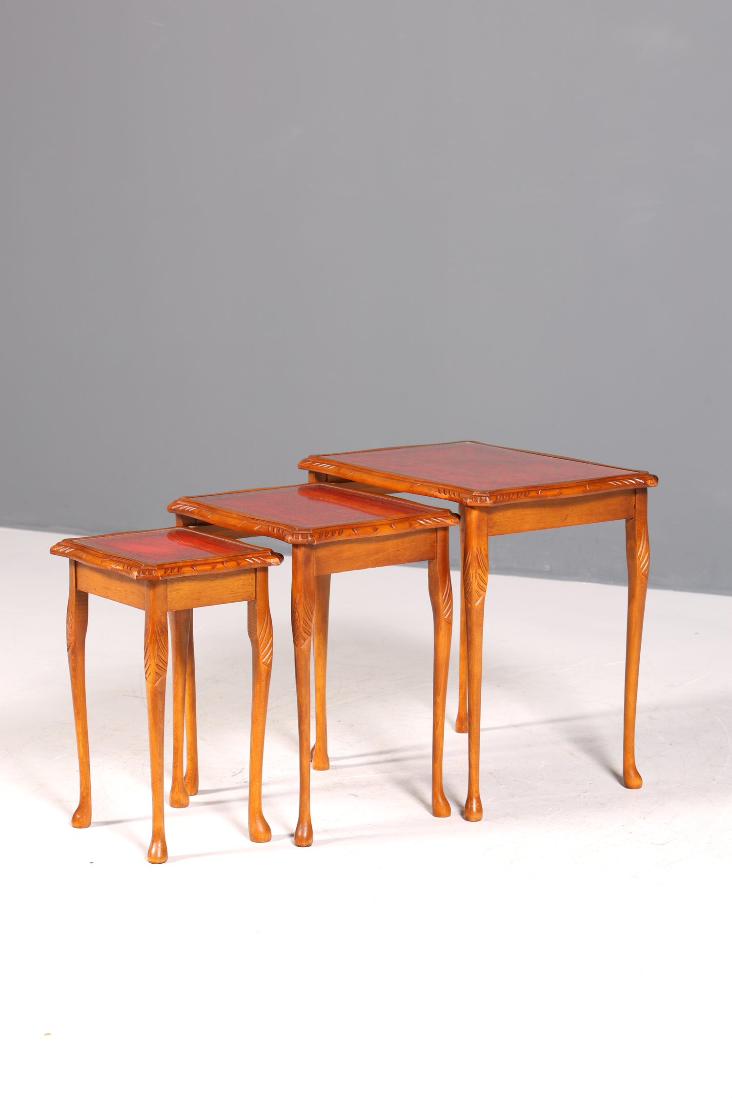 Magnifique ensemble de trois tables d&