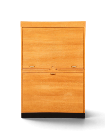 Hauptstadt Möblerei Rollladenschrank aus massivem Holz im Bauhaus Stil mit Rollladenverschluss und schwarzem Sockel
