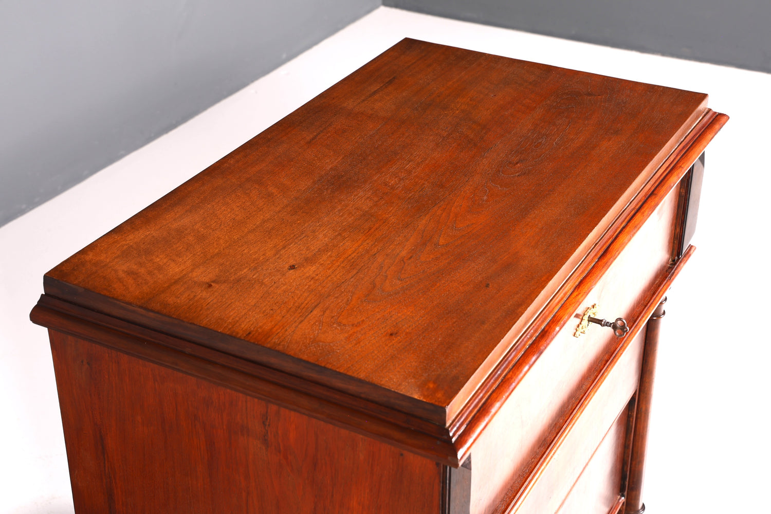 Élégante commode, buffet Louis Philippe Gründerzeit (fin XIXe siècle), vers 1880.