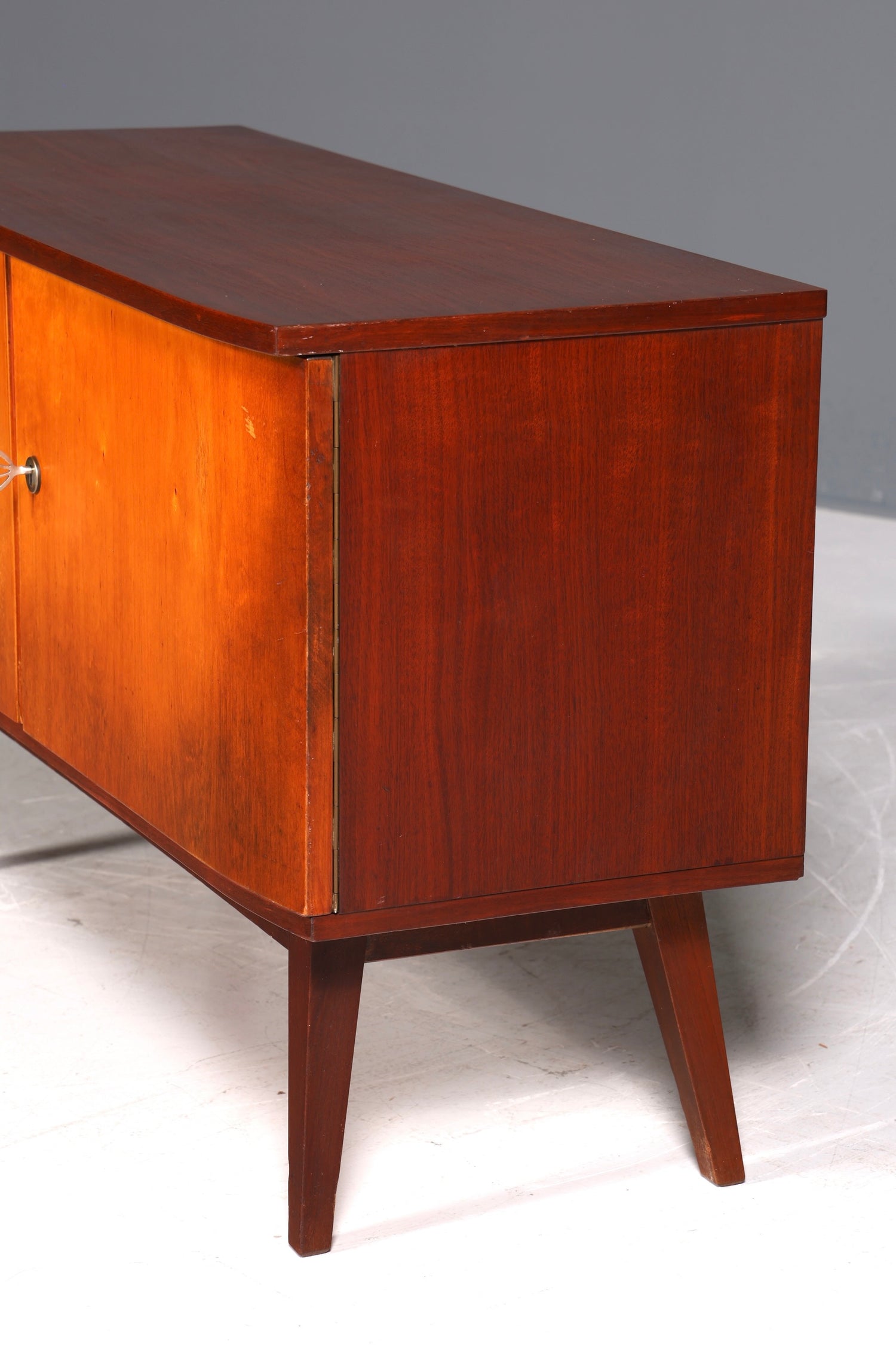 Magnifique meuble vintage des années 60, commode rétro pour entrée, buffet style années 60