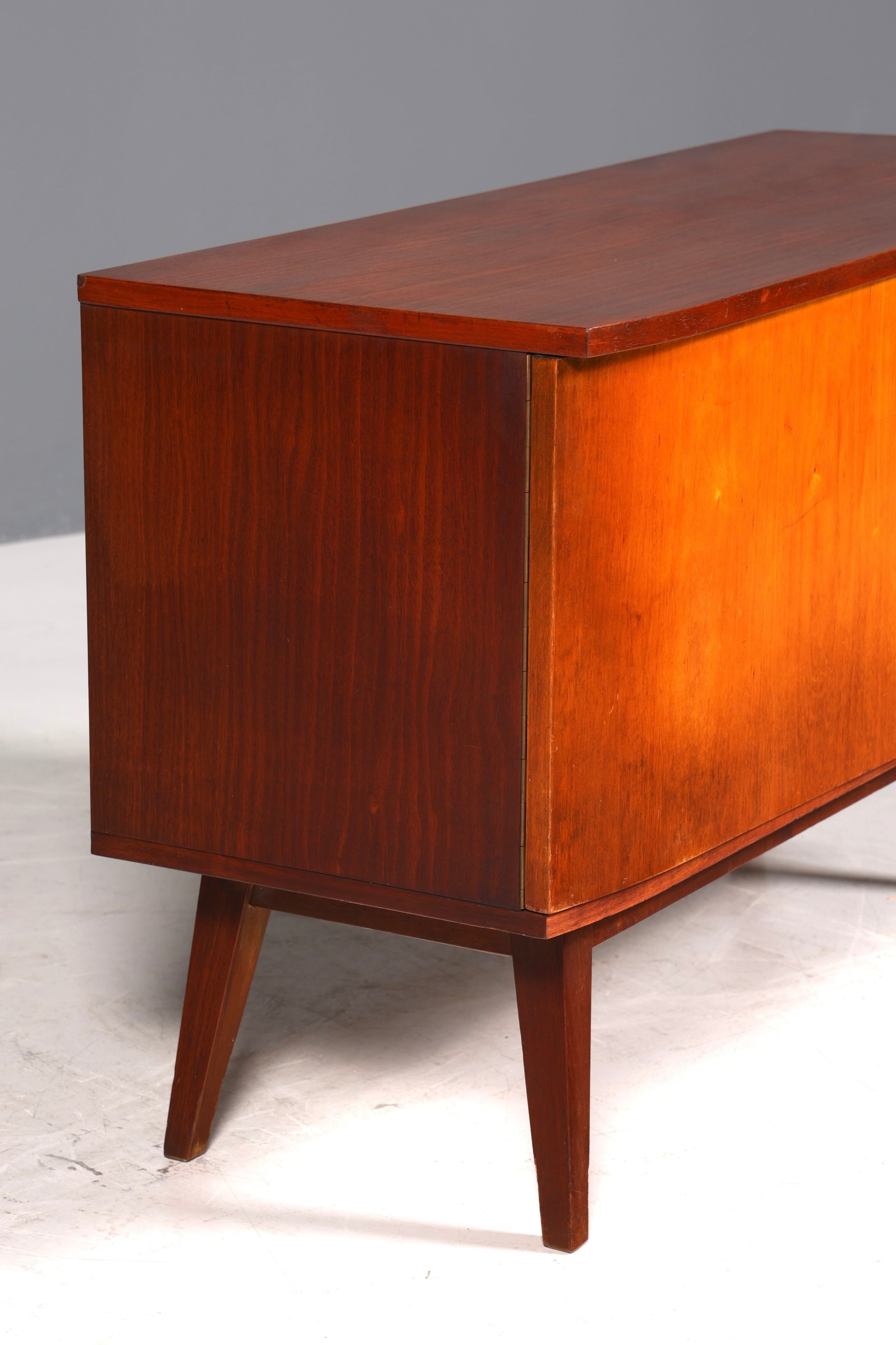 Magnifique meuble vintage des années 60, commode rétro pour entrée, buffet style années 60