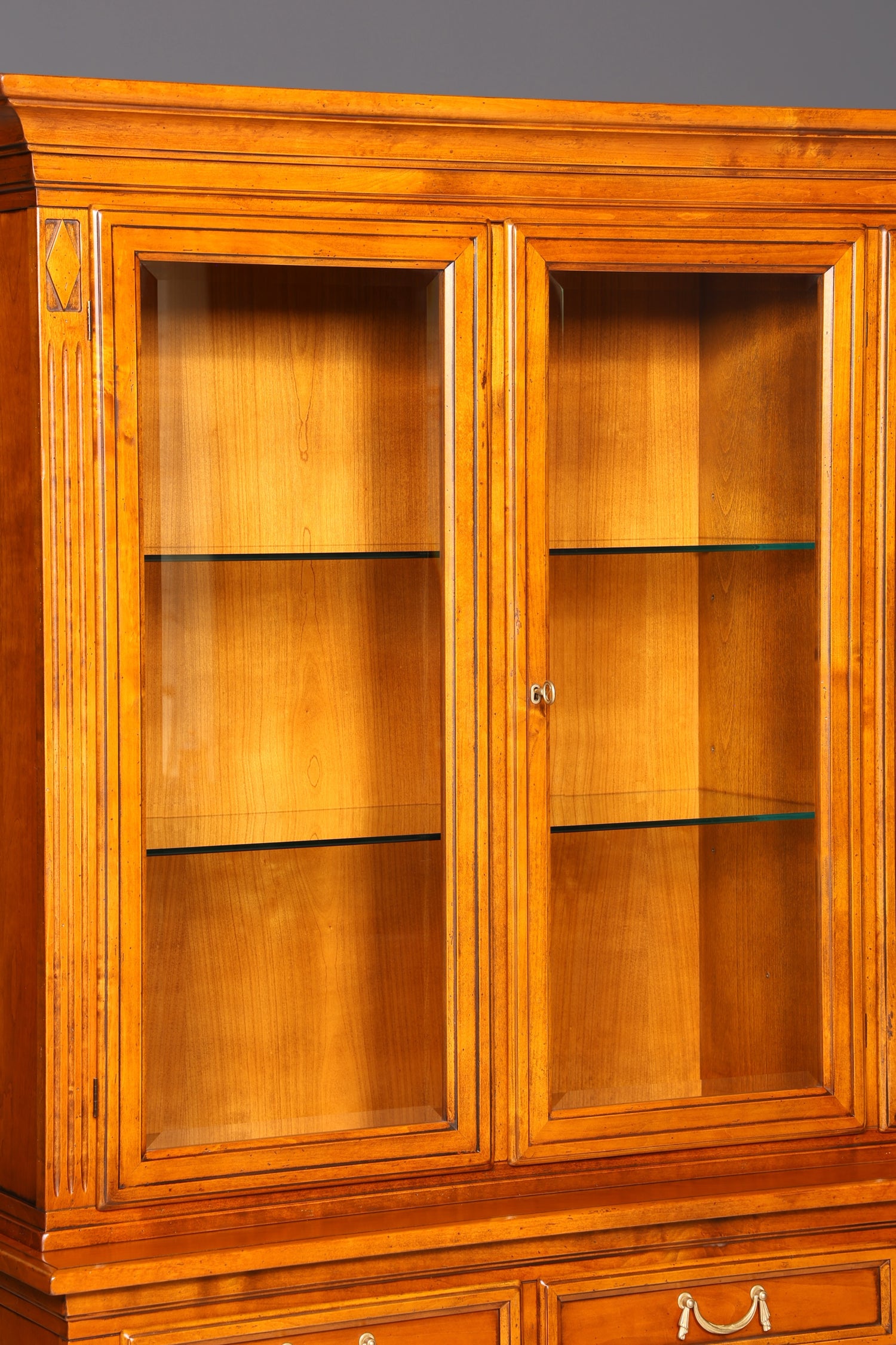 Wunderschöne Original Selva Vitrine Villa Borghese massiv Holz Buffet Schrank Bibliothek