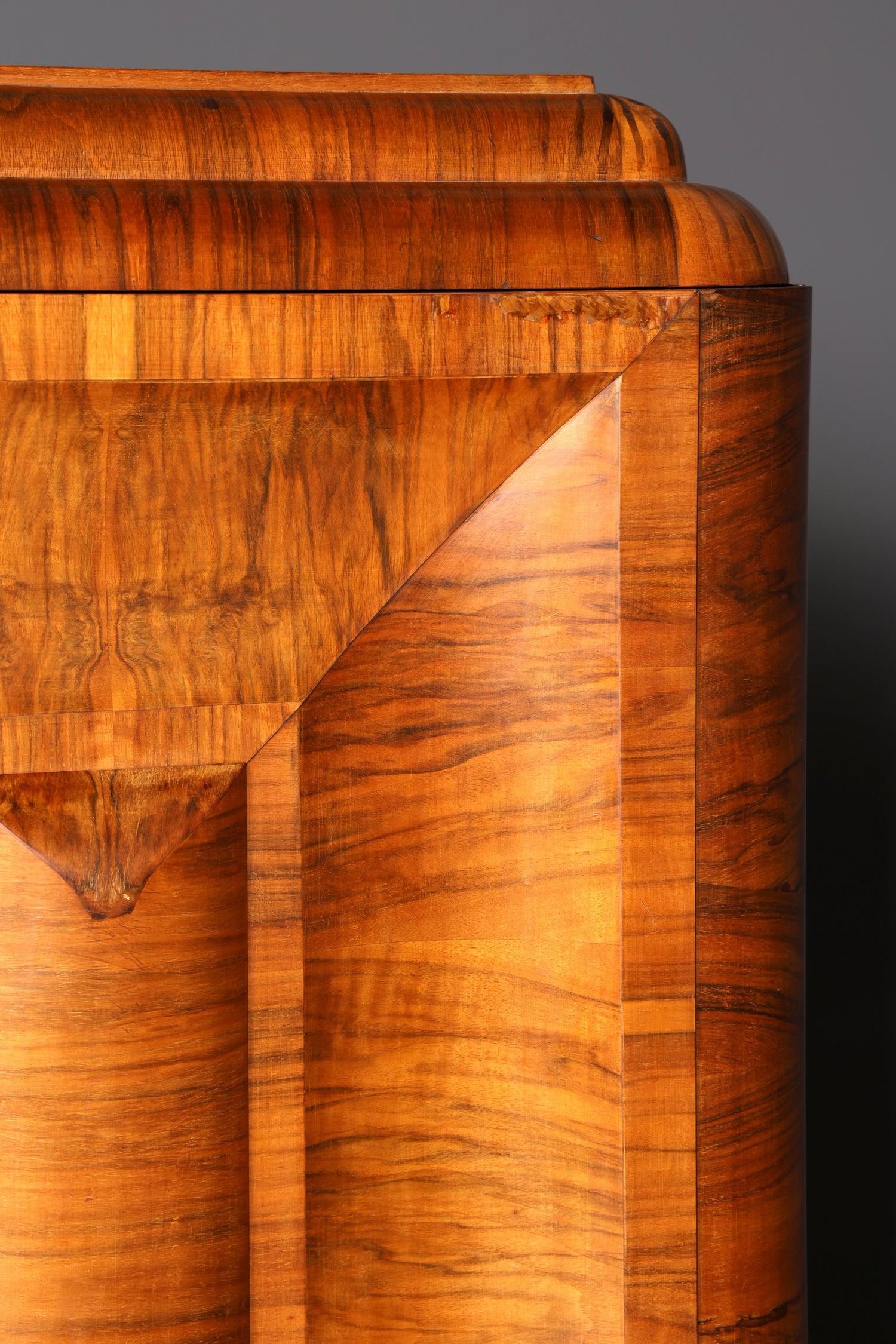 Beeindruckende Original Art Deco Vitrine Nussbaum Bücherschrank Glasvitrine Schrank Antik Massivholz Vintage