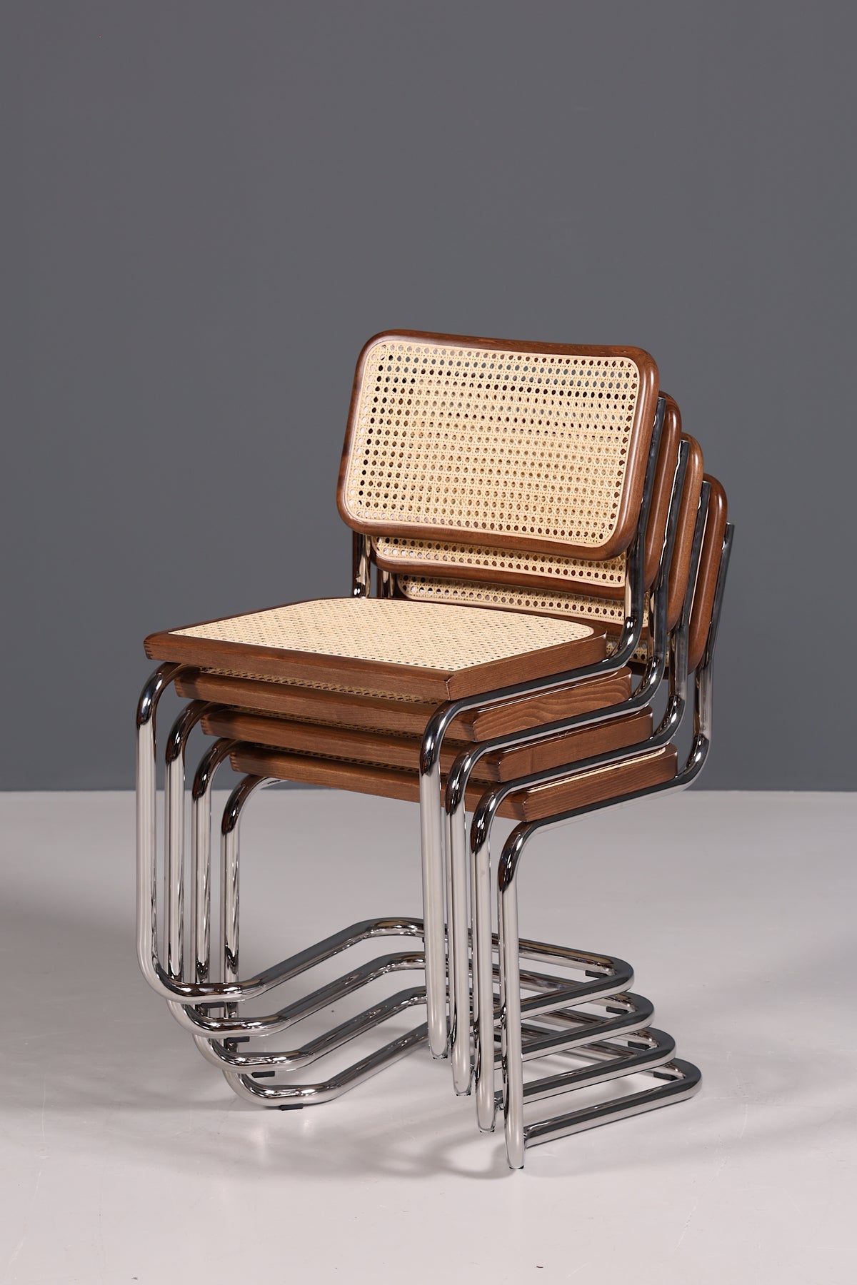 Milano Freischwinger Braun – Wiener Geflecht &amp; Chromgestell | Made in Italy