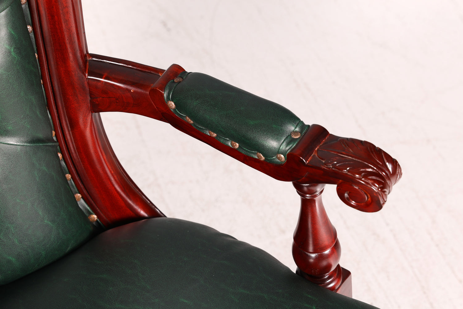 Edler Chesterfield Chefsessel Bürostuhl Grün Mahagoni Schreibtischstuhl Drehstuhl Englisch Vintage