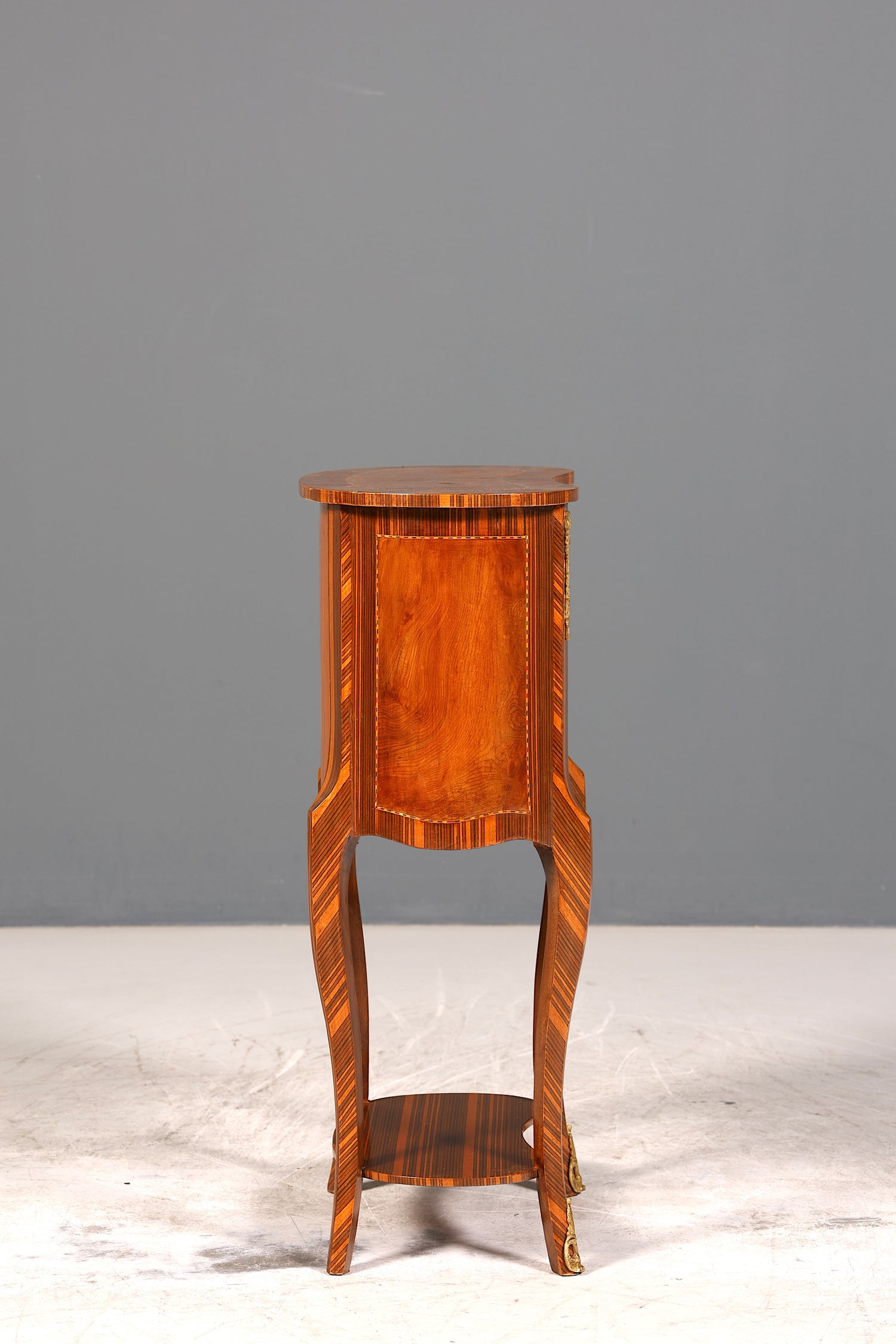 Stilvolle Barock Stil Kommode Antik Stil Beistelltisch Messing Schränkchen