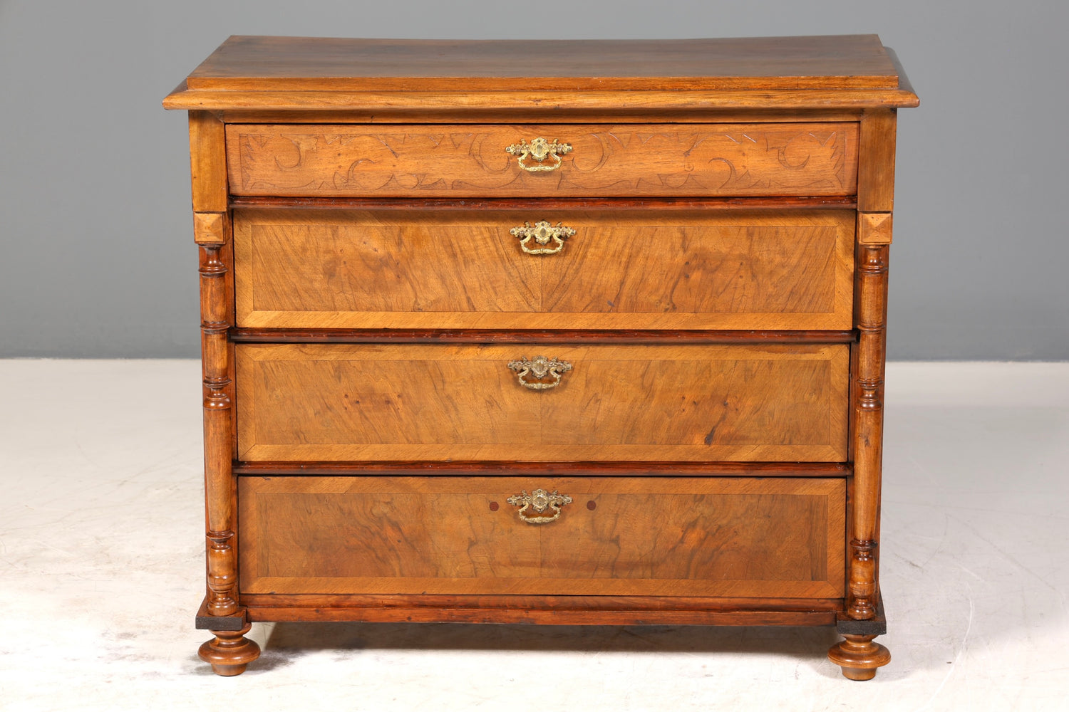 Edle Gründerzeit Kommode Louis Philippe Nussbaum Sideboard um 1880 Antik Schubladenkommode