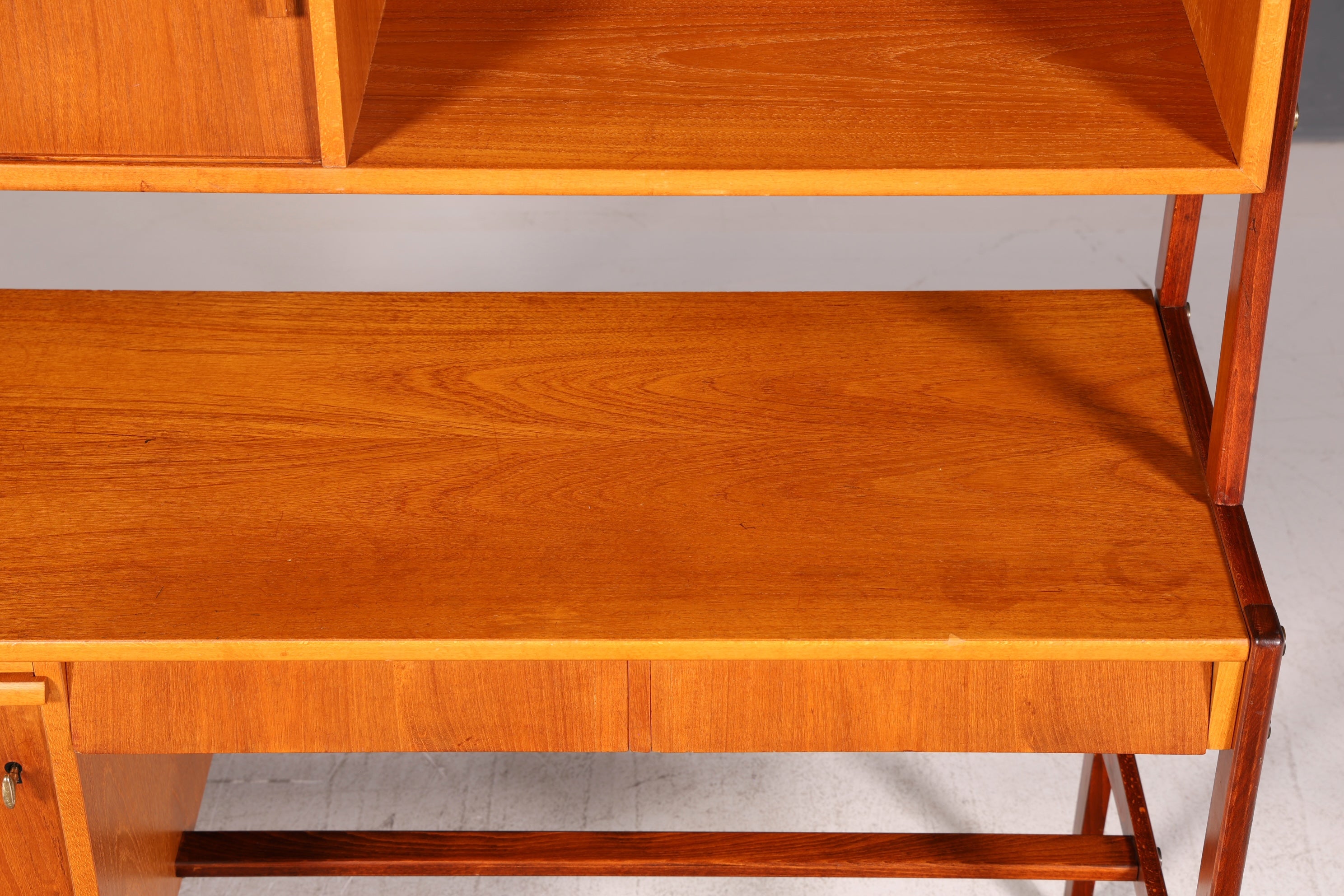 Wunderschöner Mid Century Schreibtisch mit Regalaufsatz Teak Danish Design Bürotisch Vintage 60s