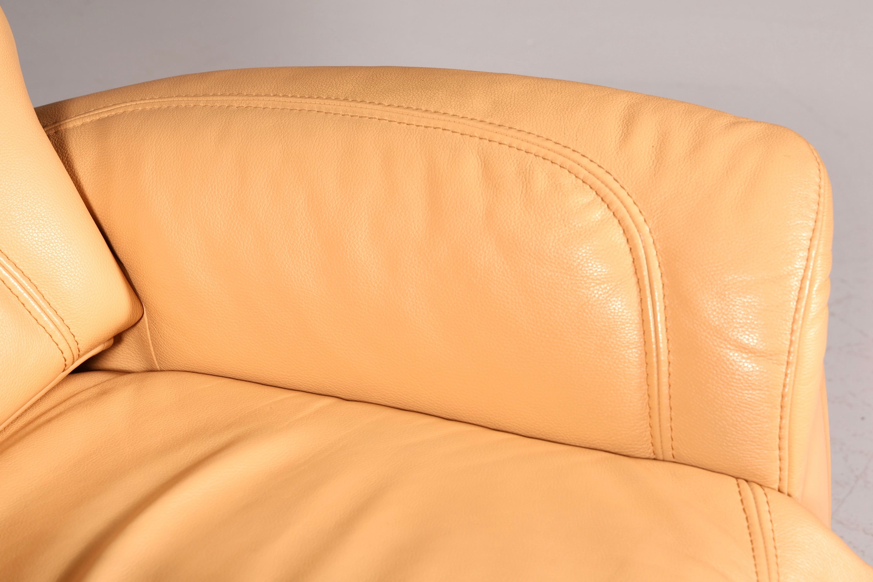 Magnifique fauteuil relax Himolla en cuir véritable beige, fauteuil TV et fauteuil de repos avec fonction d’inclinaison, style vintage