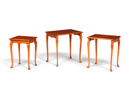 Hauptstadt Möblerei 3er Beistelltisch Set im Chippendale Stil aus massivem Holz mit barocken Details