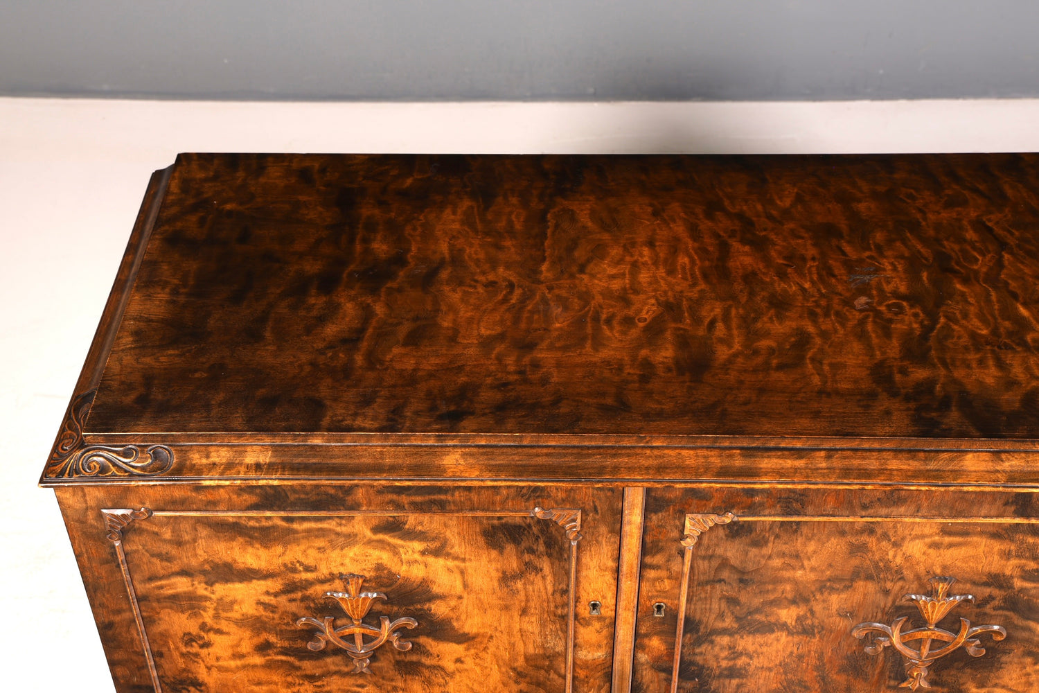 Wunderschönes Original Art Deco Sideboard Schrank TV Kommode um 1930 Chippendale Massivholz