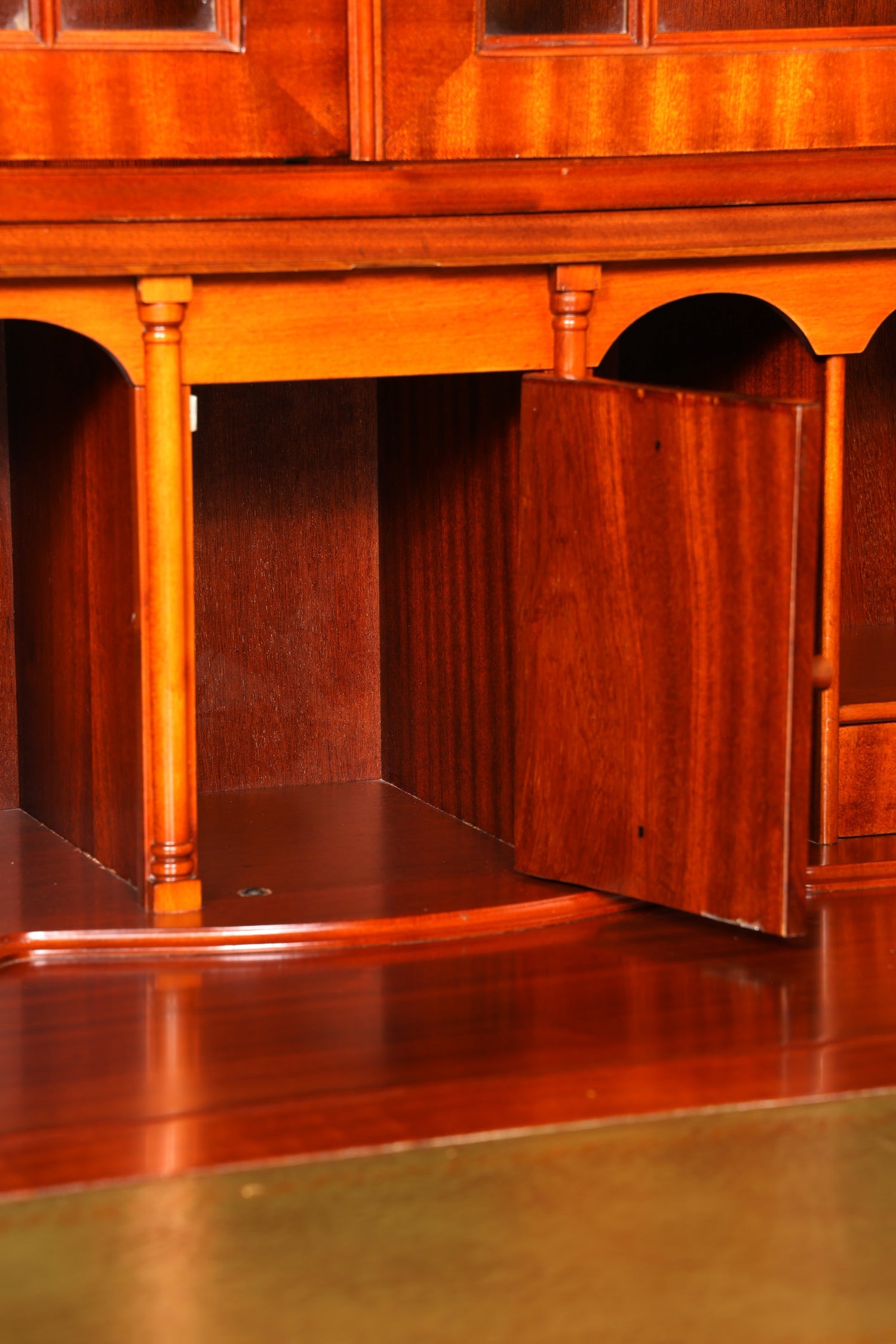 Magnifique secrétaire anglais, vitrine ancienne en acajou des années 1960, Royaume-Uni