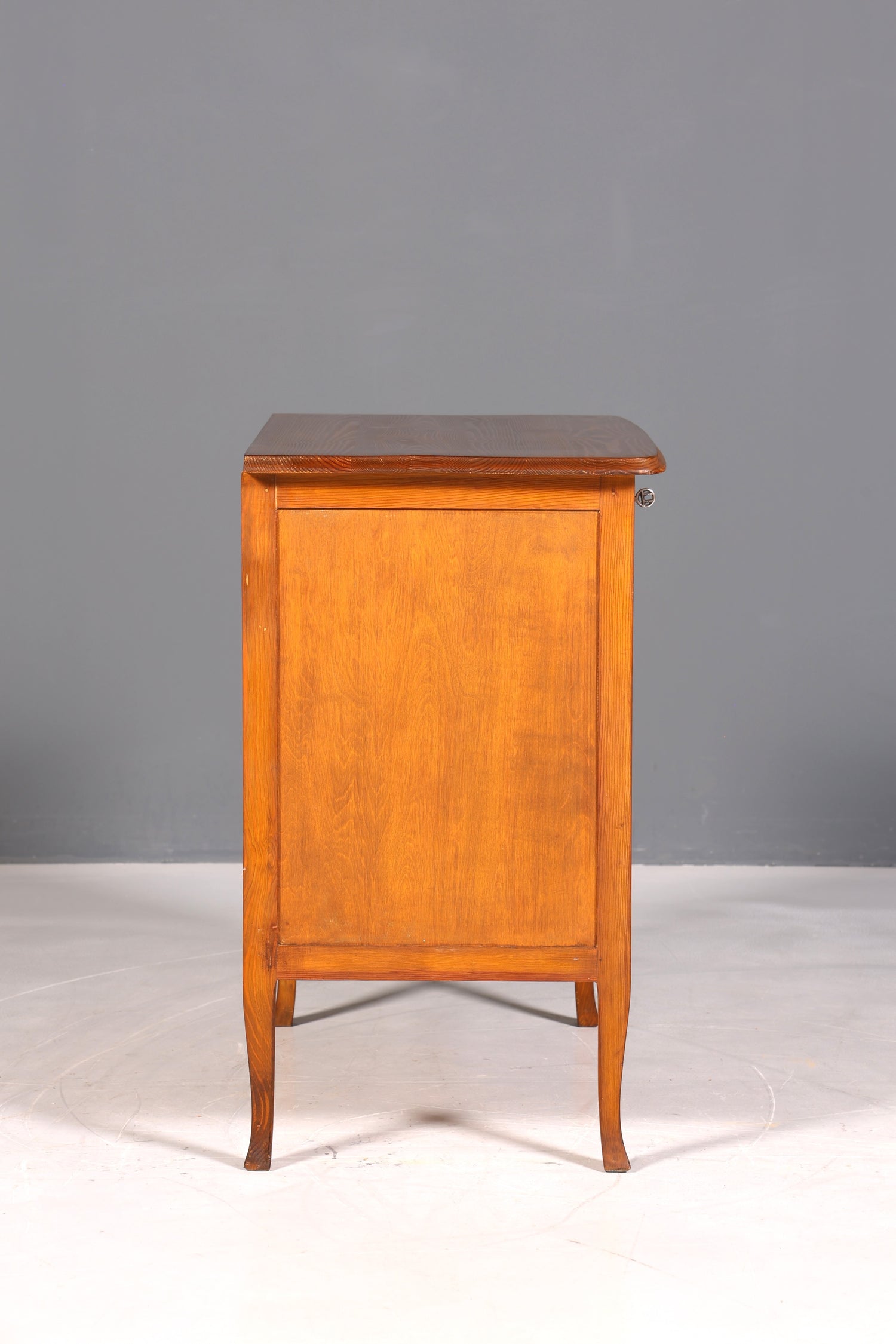 Magnifique commode ancienne Art Nouveau en bois tendre, buffet de style campagnard