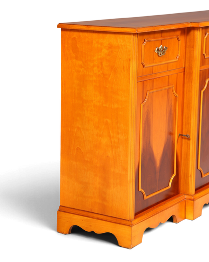 Traumhaftes Englisches Sideboard Eibe Schrank Antik Stil Buffetschrank Kommode