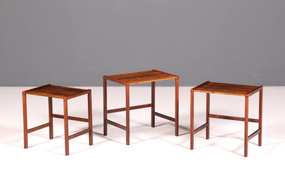 Ensemble de tables Filigranes du milieu du siècle, tables basses en palissandre, lot de 3 tables gigognes vintage, tables d’appoint découpées au laser