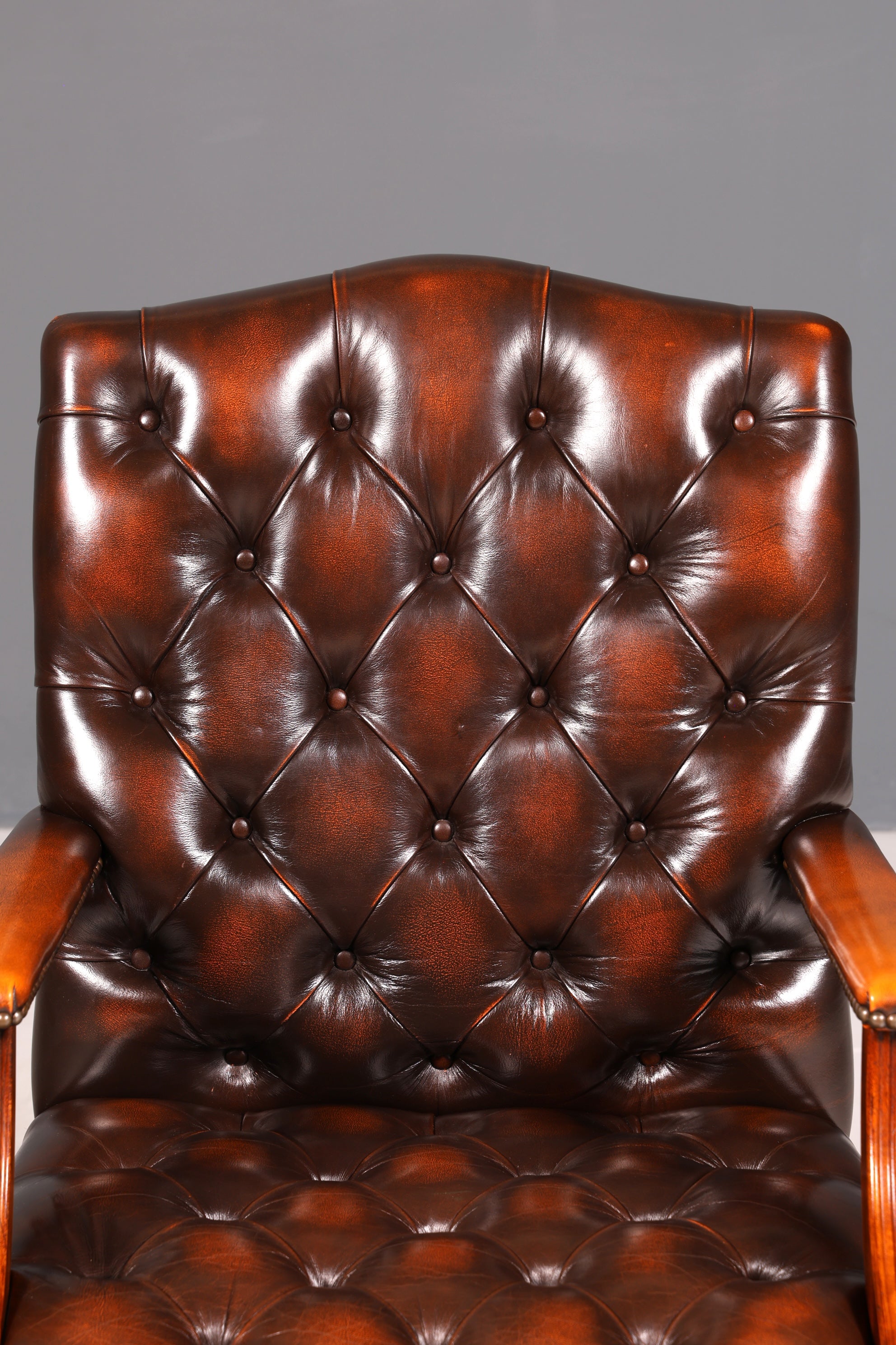Original Chesterfield Sessel Englischer Armlehnstuhl Echt Leder Bürostuhl Lounge
