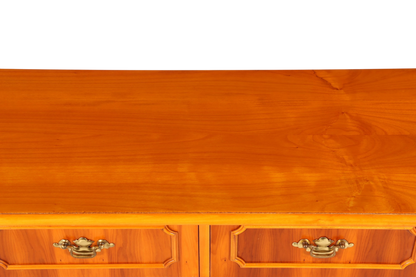 Traumhaftes Englisches Sideboard Eibe Schrank Antik Stil Buffetschrank Kommode