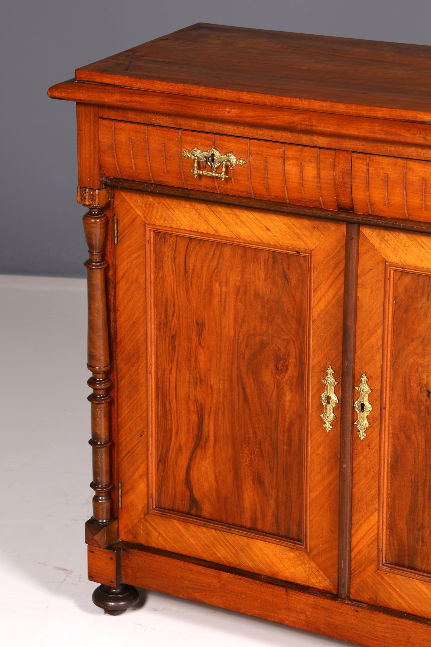 Wunderschöner Gründerzeit Schrank Jugendstil Sideboard Anrichte Kommode Antik Massivholz