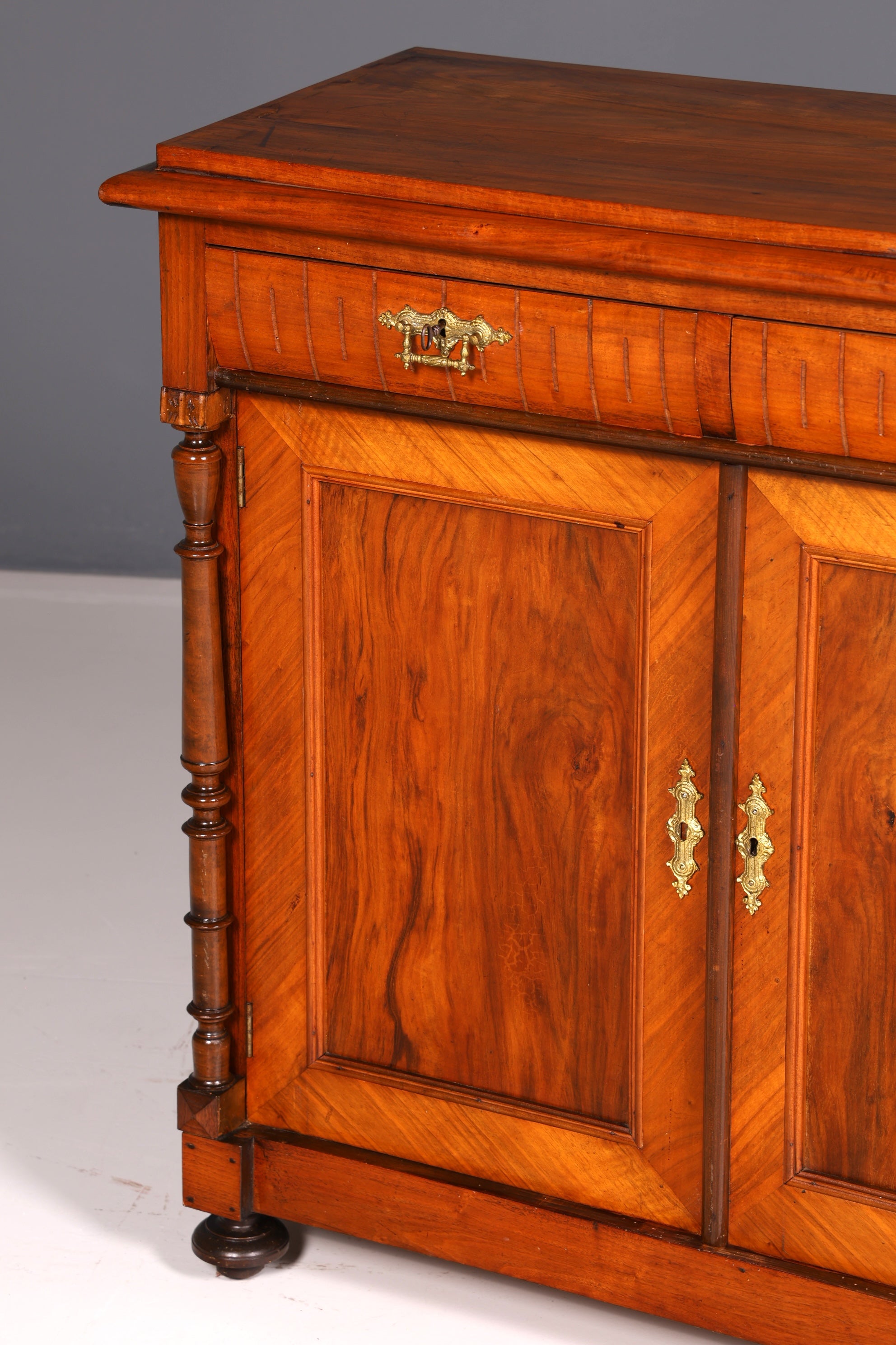 Wunderschöner Gründerzeit Schrank Jugendstil Sideboard Anrichte Kommode Antik Massivholz