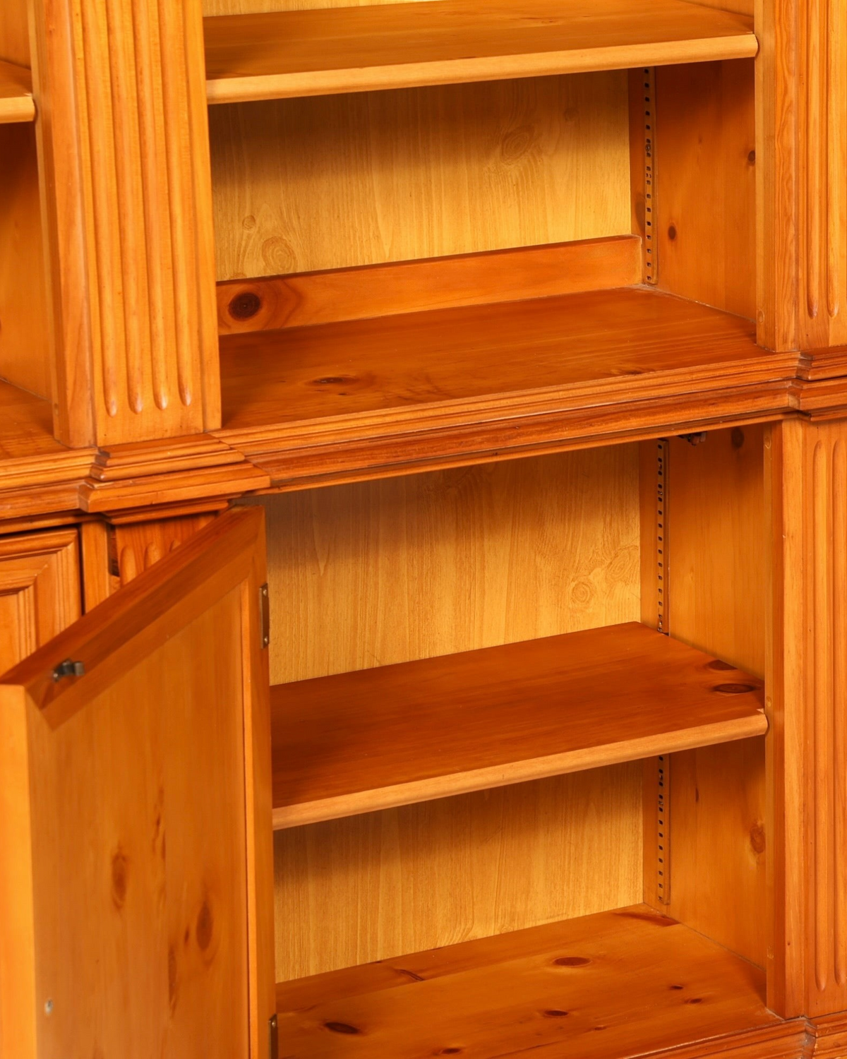 Hauptstadt Möblerei Ethan Allen XXL Bücherregal aus Kiefernholz im Antik Stil mit verstellbaren Regalböden