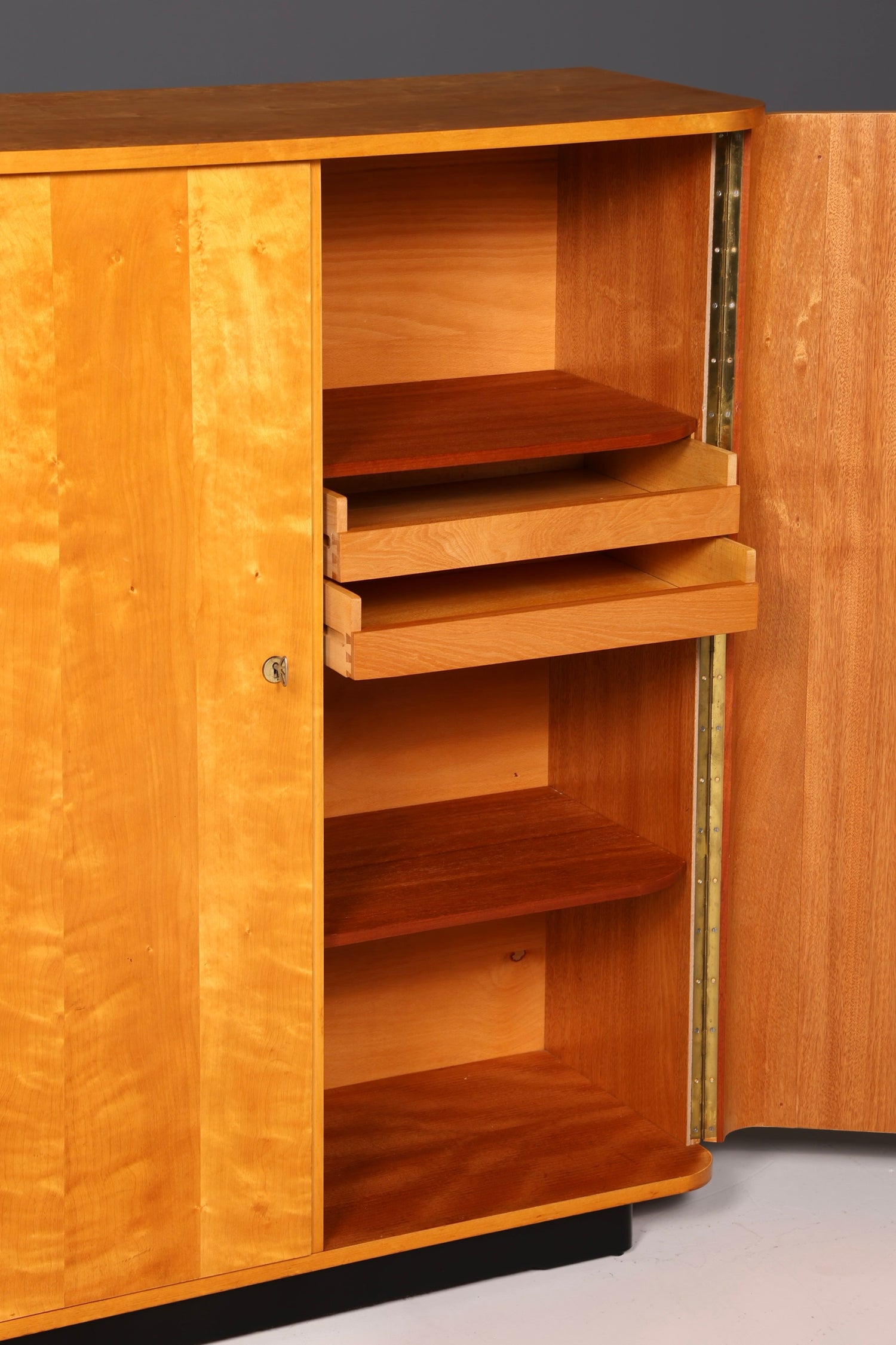 Magnifique armoire du milieu du siècle des années 60, armoire à linge, meuble à dossiers, commode vintage en bois
