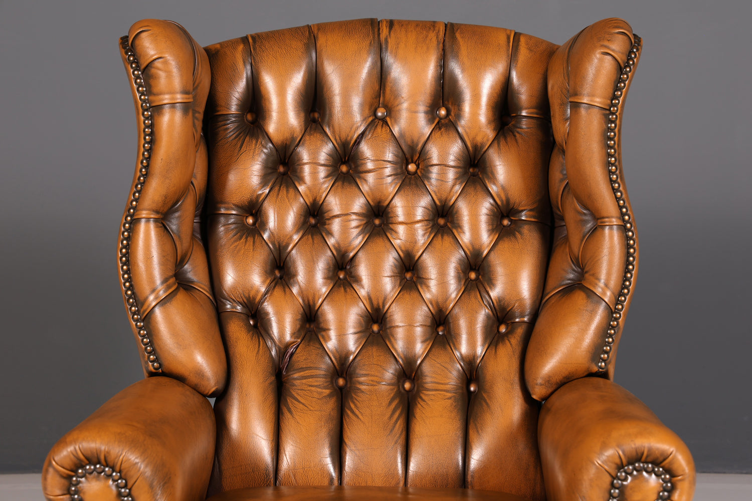 Fauteuil à oreilles Chesterfield original en cuir véritable, fauteuil club anglais en cuir, fauteuil inclinable en cuir souple, style antique vintage