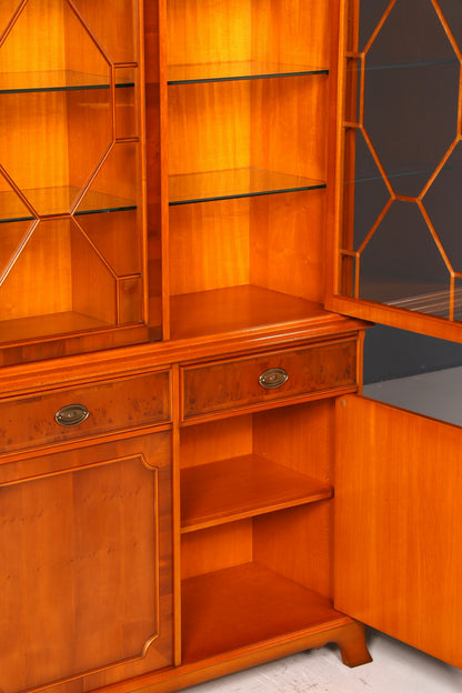 G143 Finish cm Wunderschöne Original Heldense Vitrine Englische Eibe Bücherschrank Buffet Antik Stil Glasvitrine