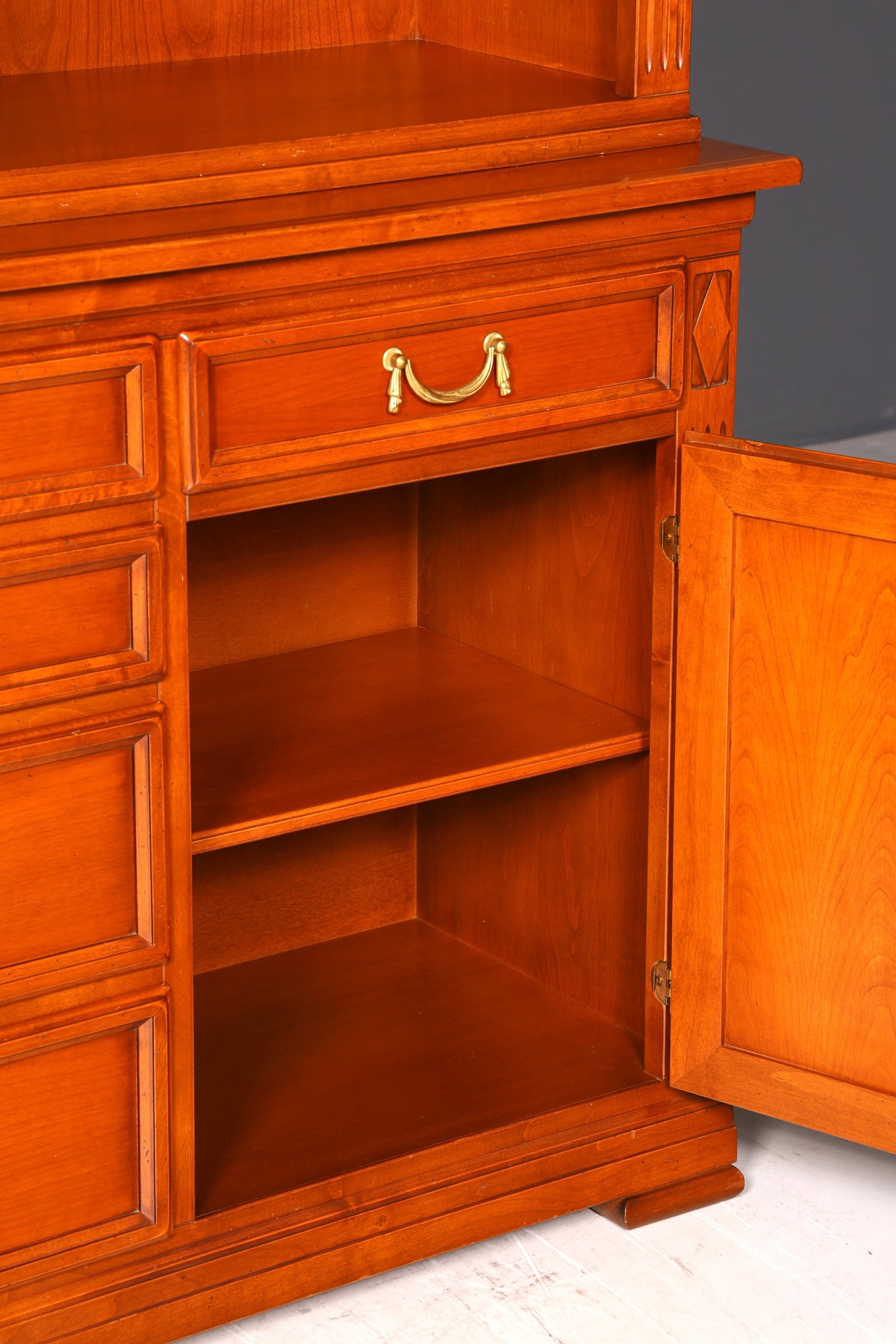 G144 Finish cm SELVA Wunderschönes Englisches Bücherregal Eibe Antik Regal Bookshelf Buchablage 60s