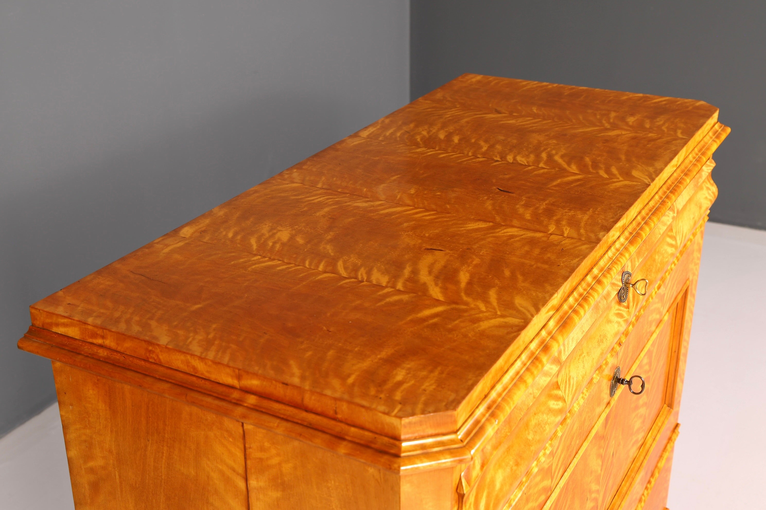 Impressionnant secrétaire Biedermeier, chiffonnier, commode antique, meuble de bureau, commode à écrire, bahut haut.