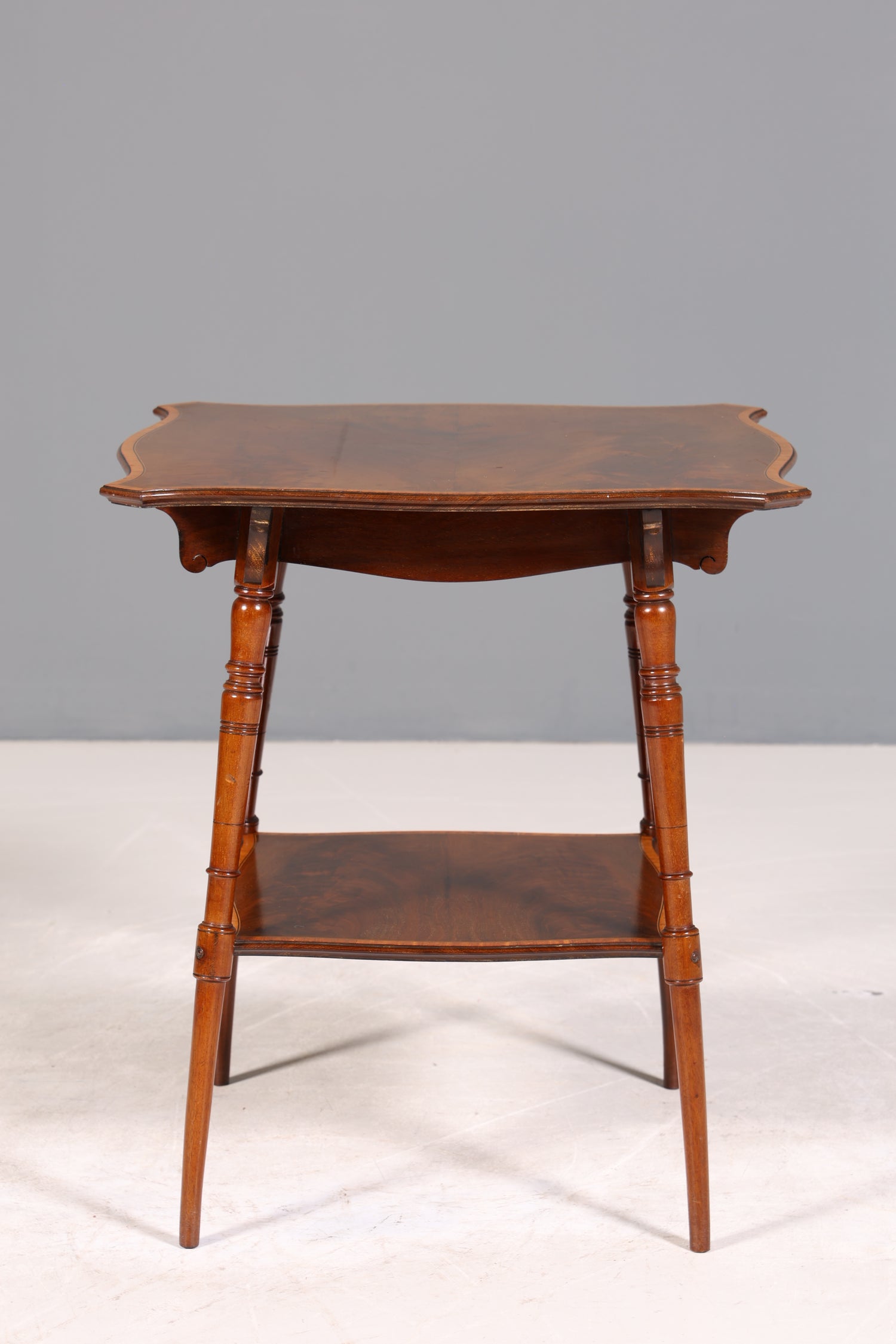 Wunderschöner Englischer Tisch Beistelltisch Holz Ablagetisch Chippendale Tisch