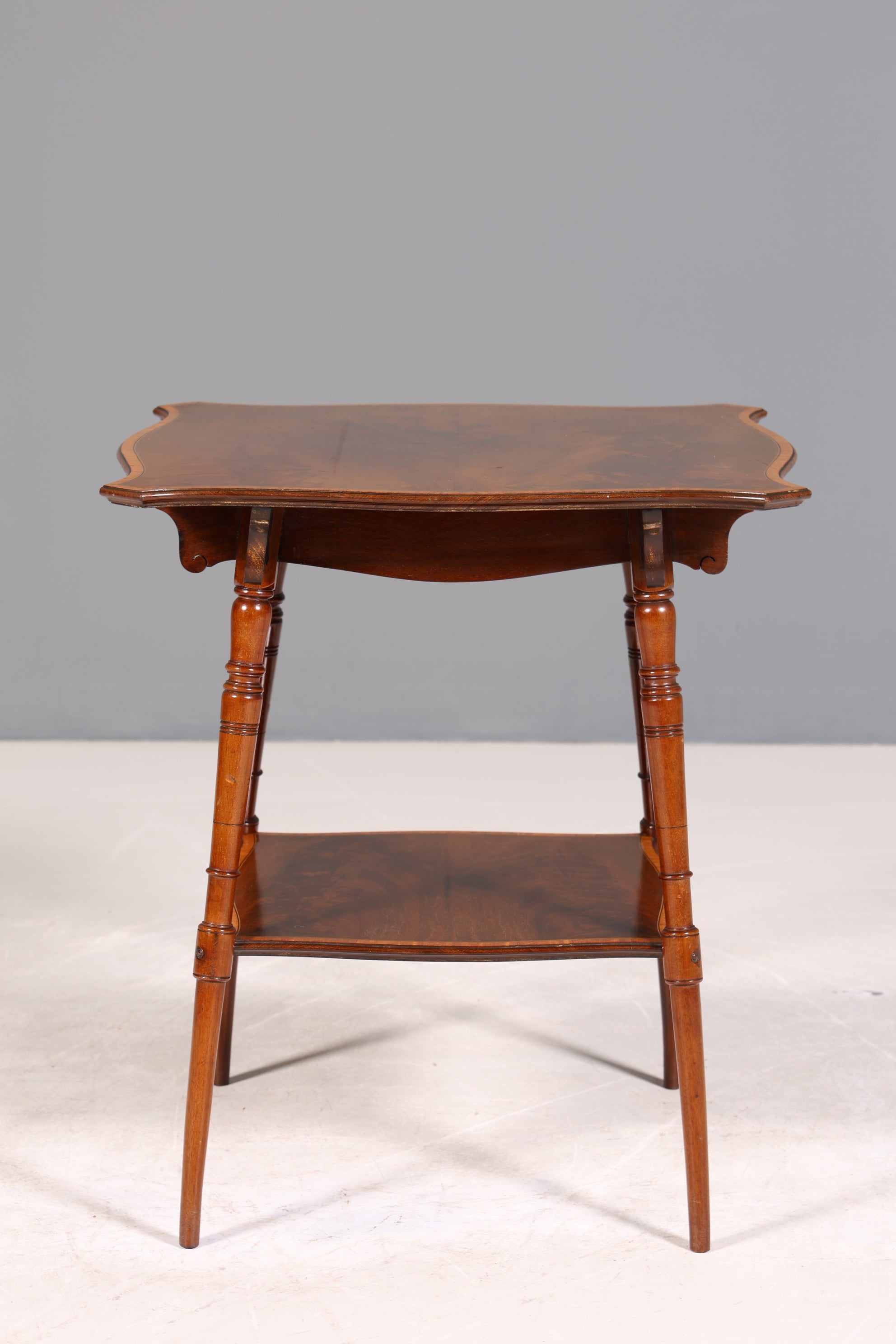 Wunderschöner Englischer Tisch Beistelltisch Holz Ablagetisch Chippendale Tisch