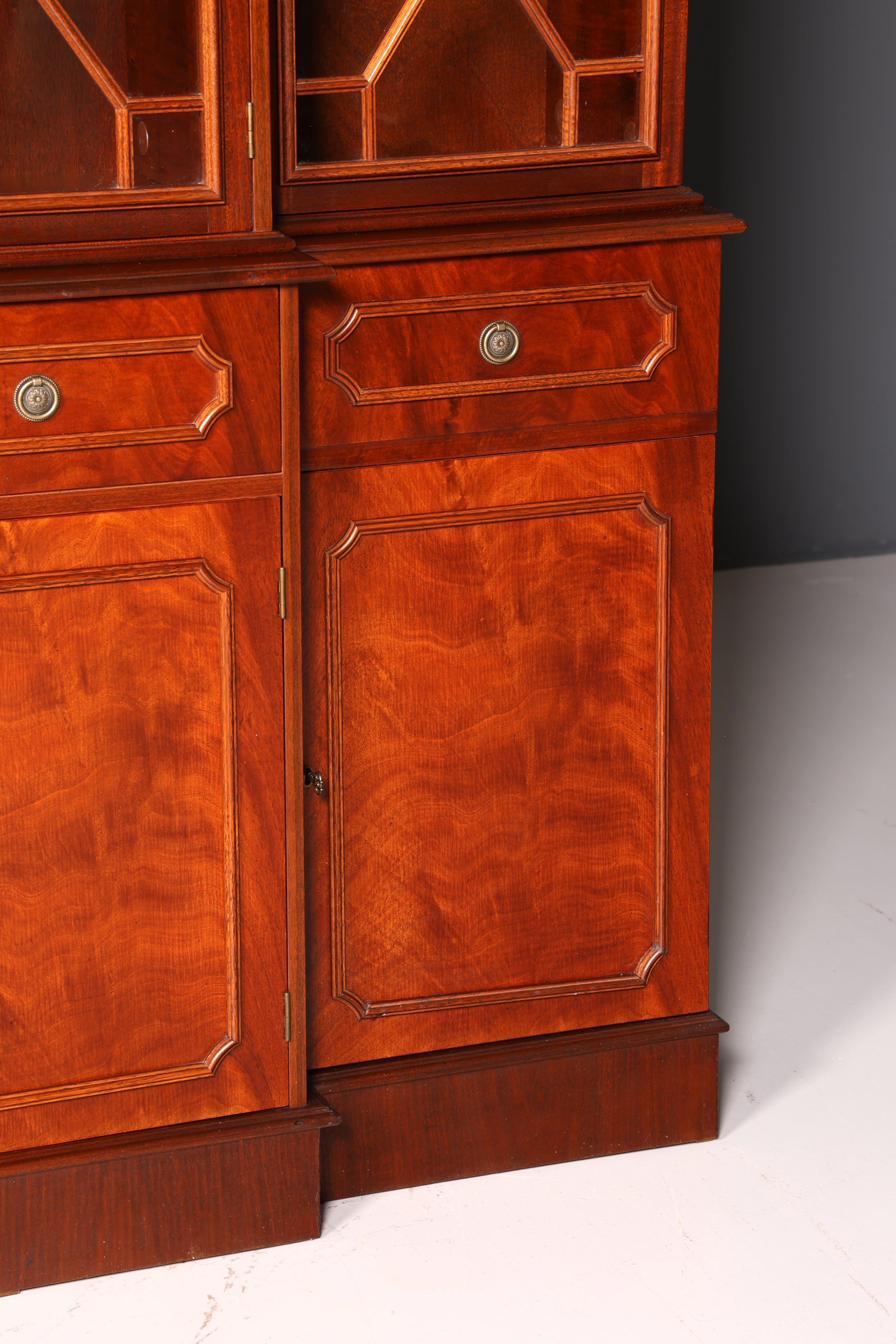 Impressionnante vitrine anglaise, bibliothèque, armoire à livres, vitrine en verre, buffet, armoire en bois véritable, antique et vintage